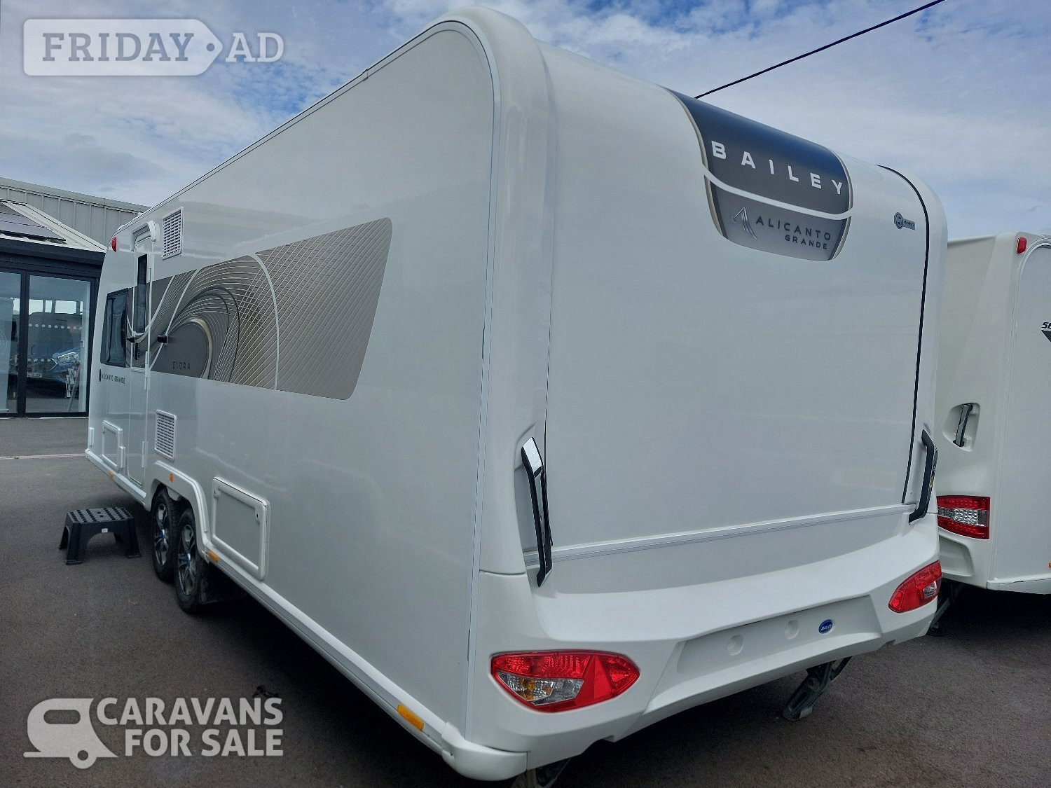 Bailey Alicanto Grande Evora 2024 - Motorhomes & Caravans in Routh