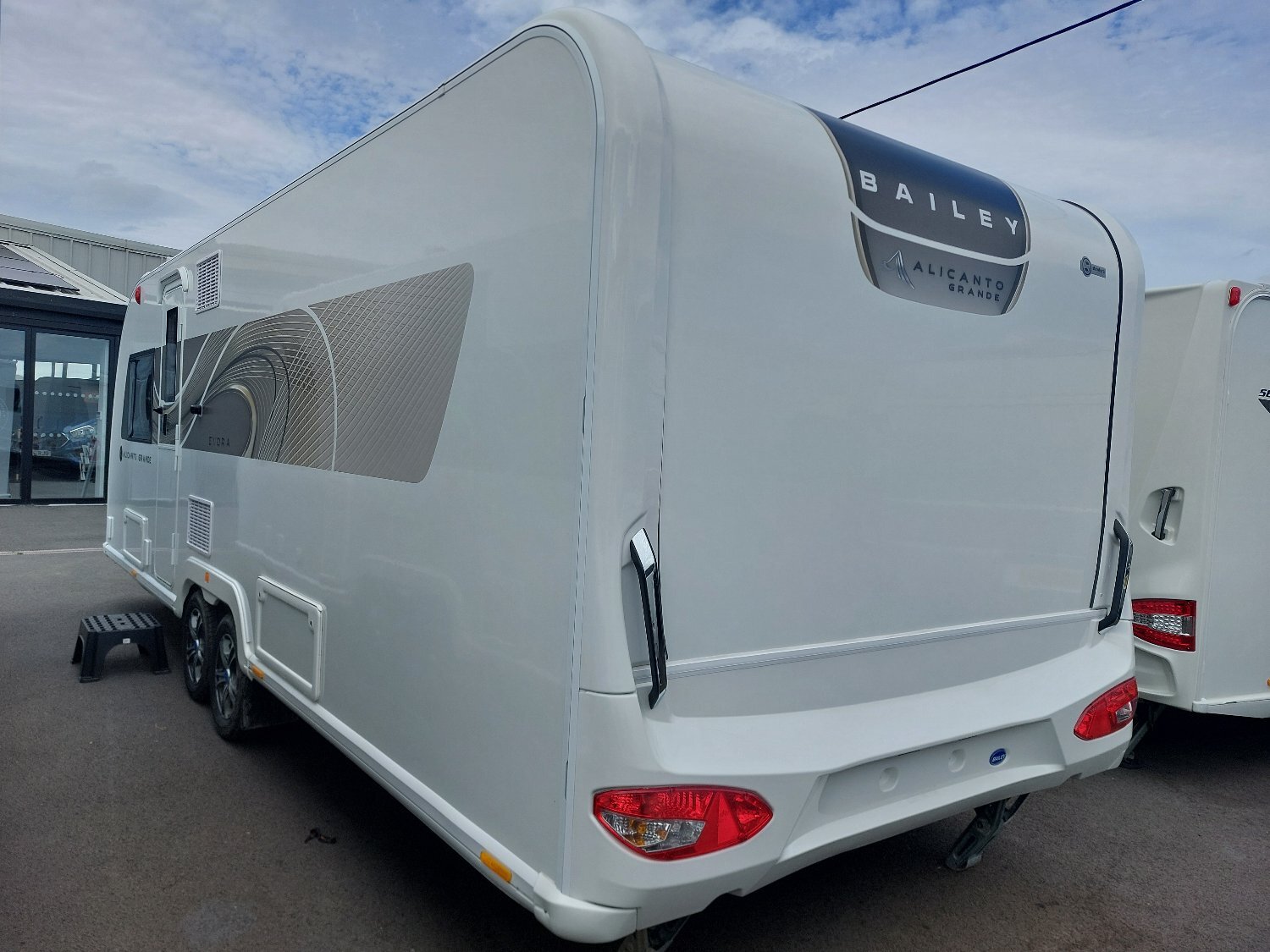Bailey Alicanto Grande Evora 2024 - Motorhomes & Caravans in Routh