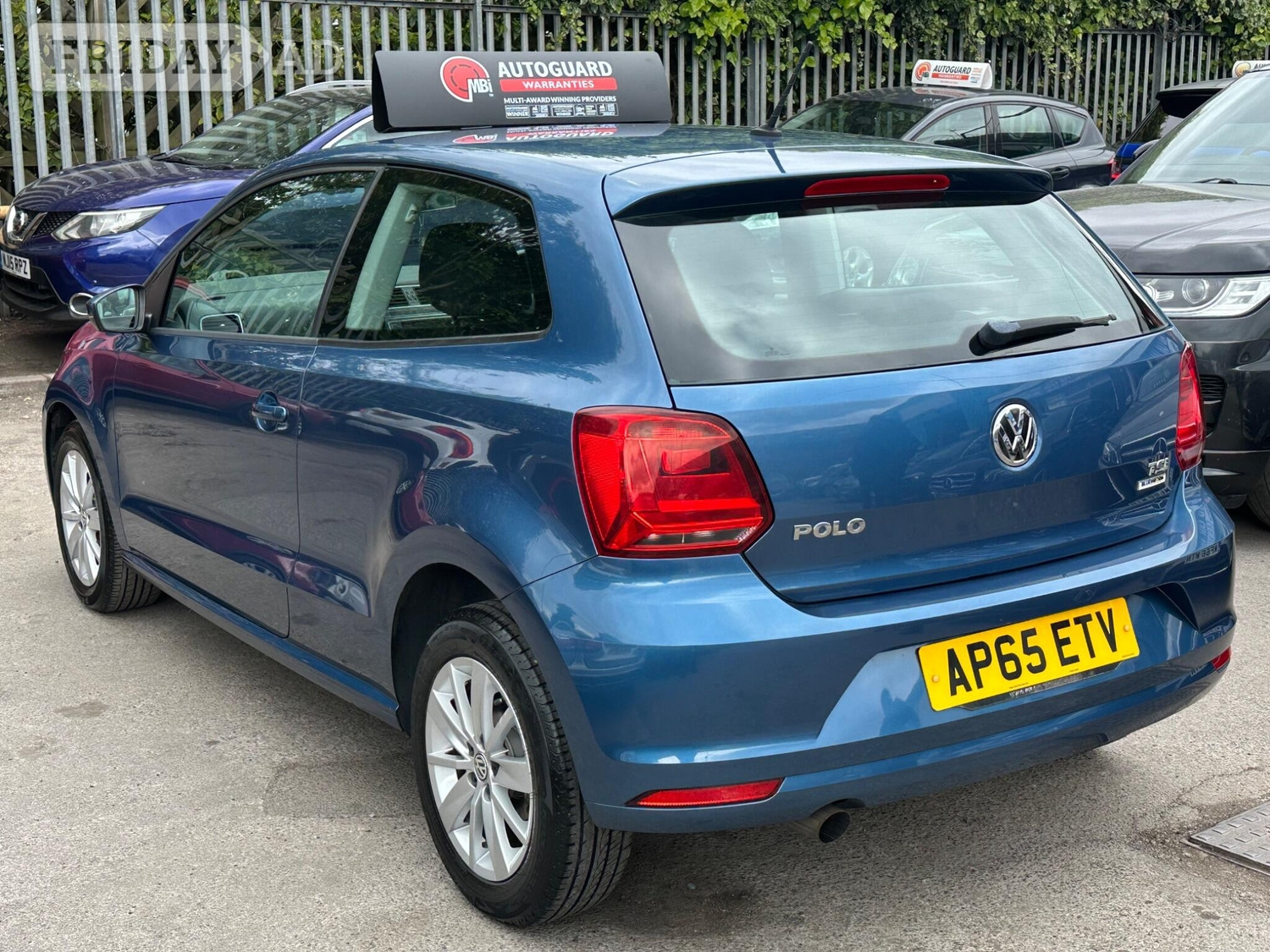 Volkswagen Polo 2015 - Cars