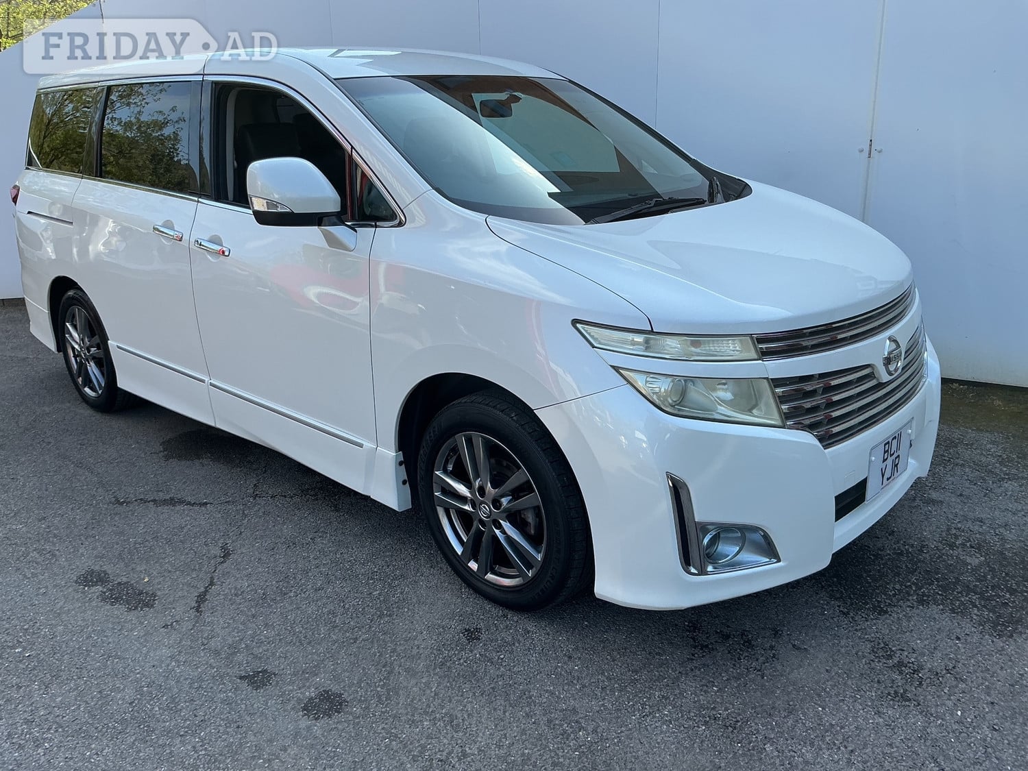 Nissan Elgrand 2011 - Cars