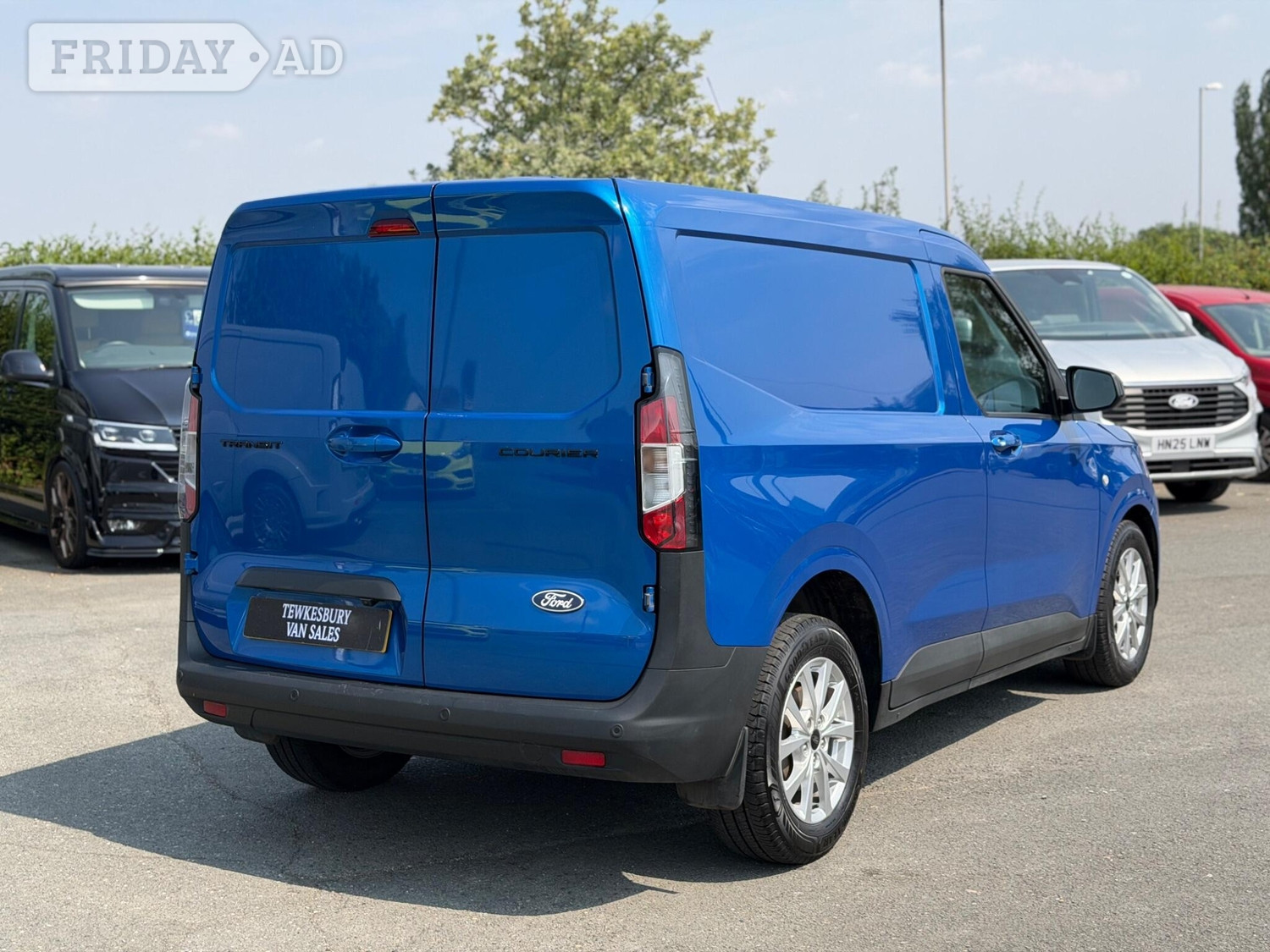 [ berth ]Ford Transit Courier