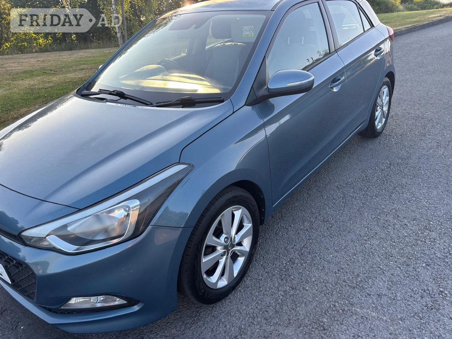 Hyundai i20 2015 in Swansea