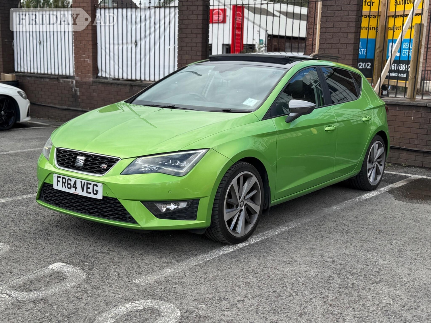 [ berth ]SEAT Leon