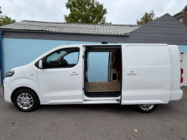 Vauxhall Vivaro 2021 - Vans & Commercial Vehicles