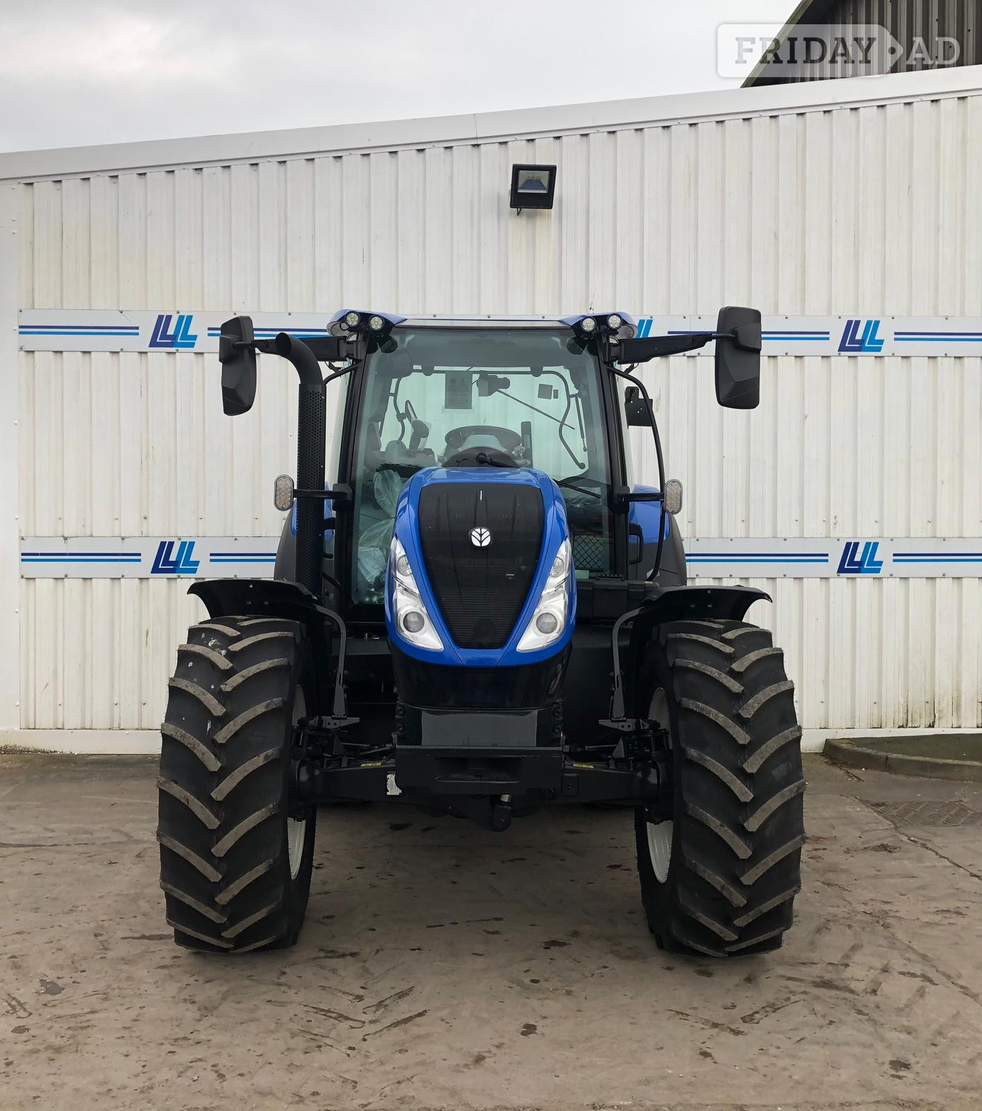 [ berth ]New Holland T5.140 Demo