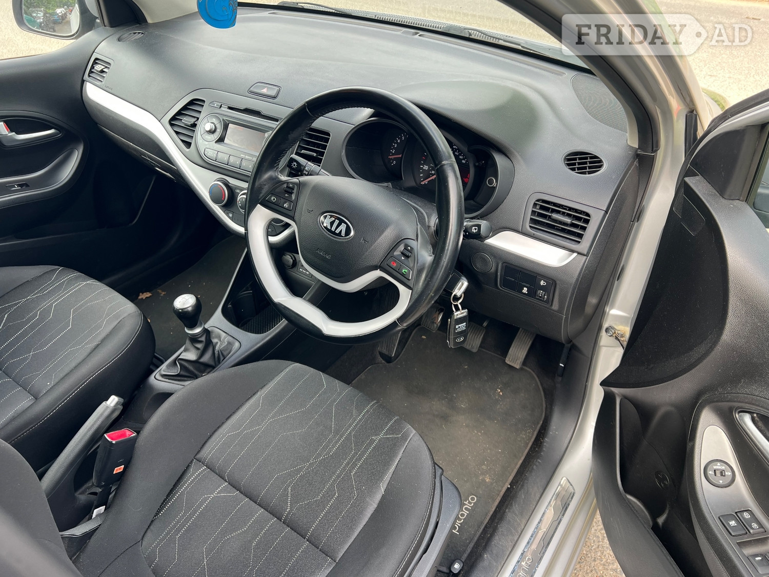 Kia Picanto 2015 - Cars in Horley