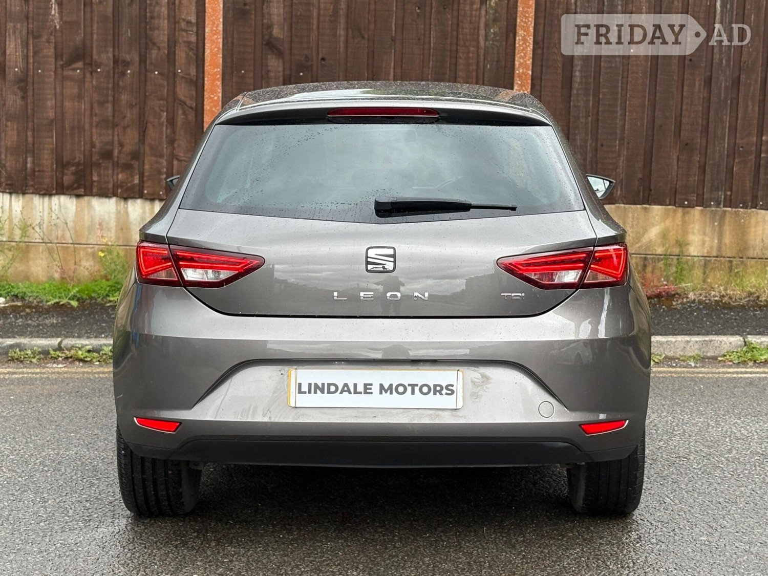 [ berth ]SEAT Leon