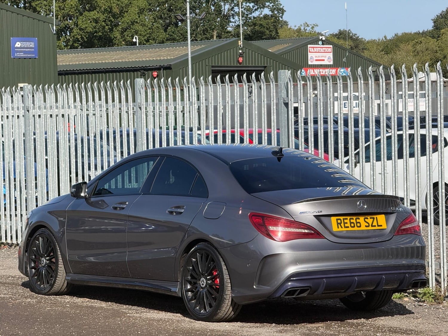 [ berth ]Mercedes-Benz CLA Class