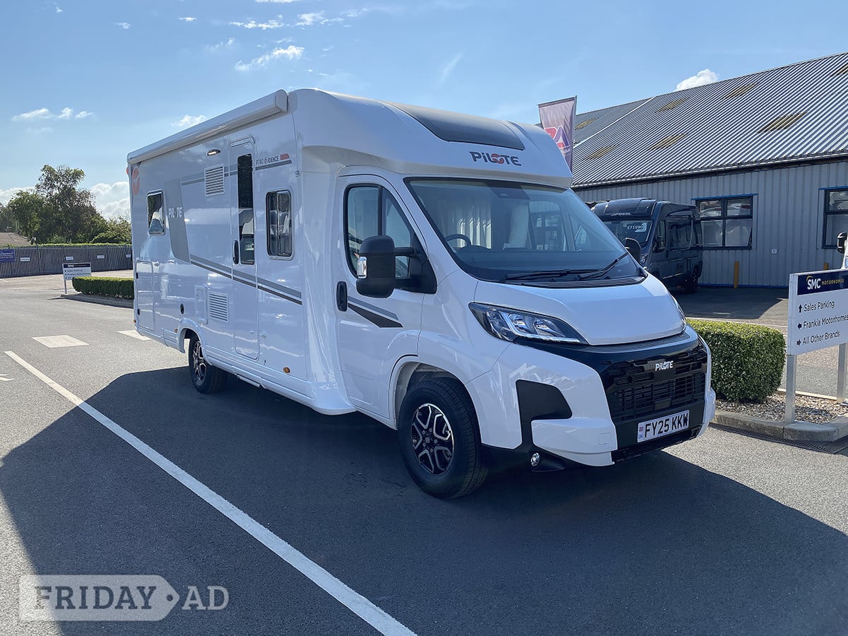 Pilote Evidence P740 FC 2025 for sale in Newark