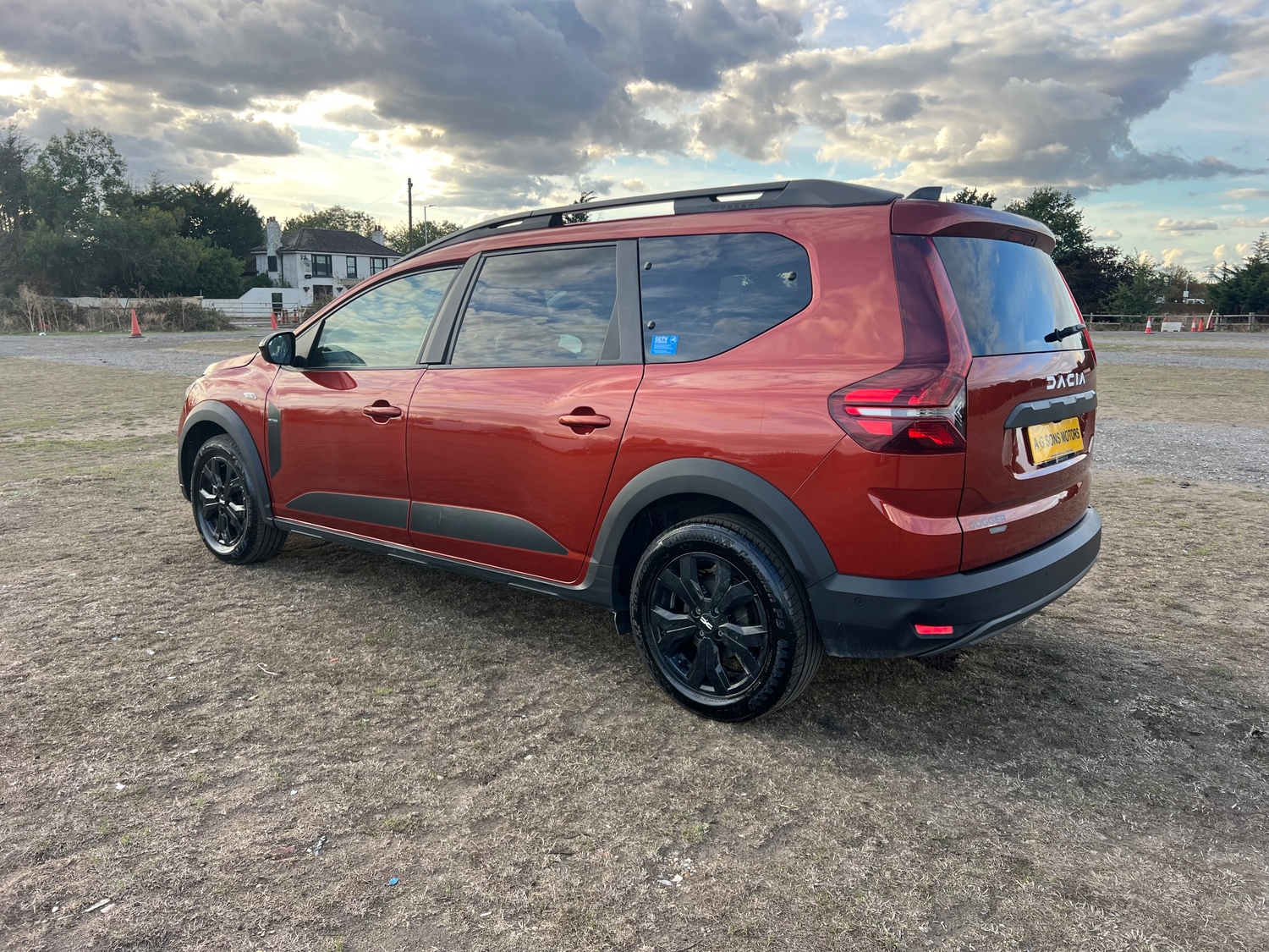 [ berth ]Dacia Jogger