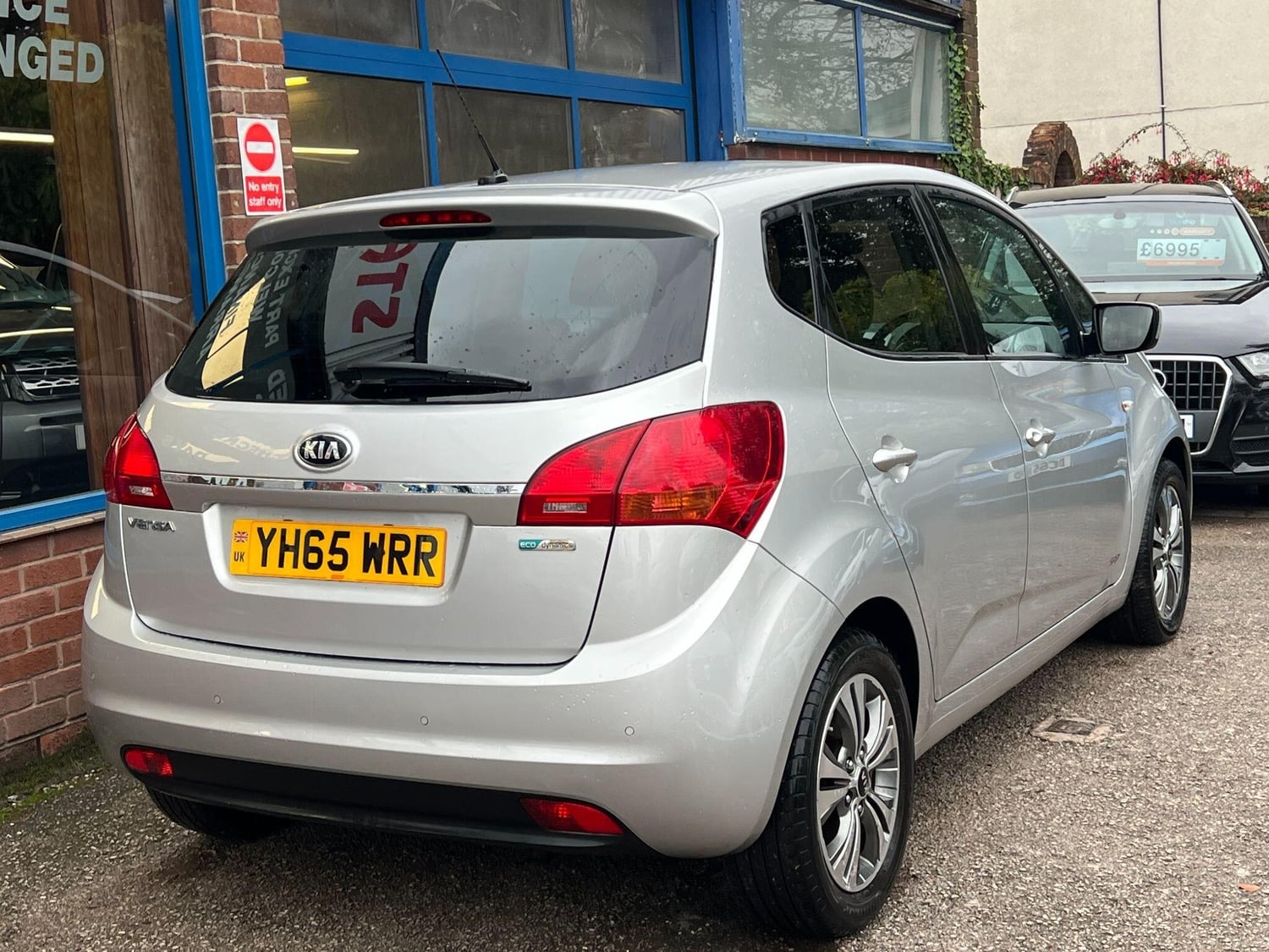 [ berth ]Kia Venga