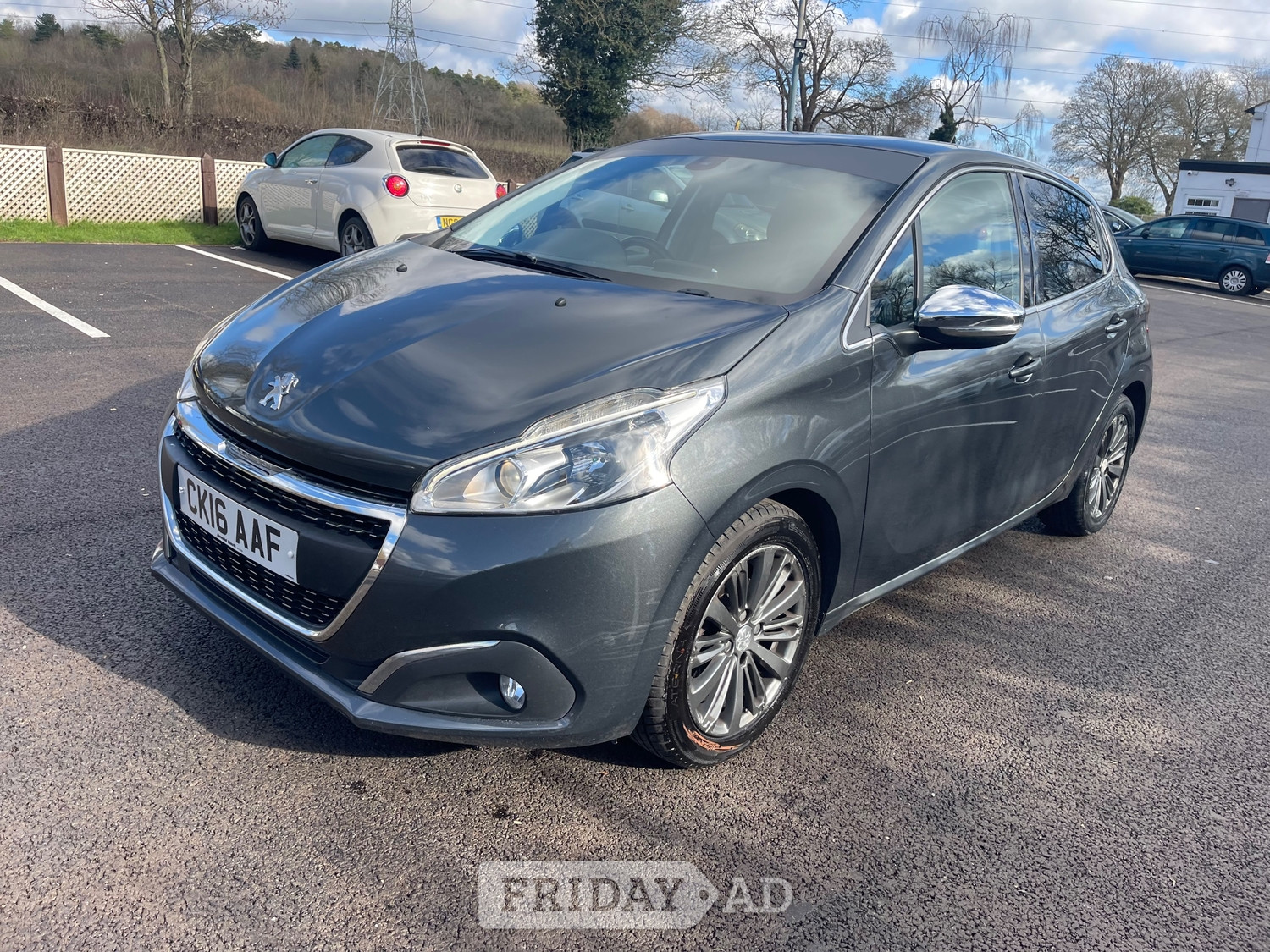 [ berth ]Peugeot 208