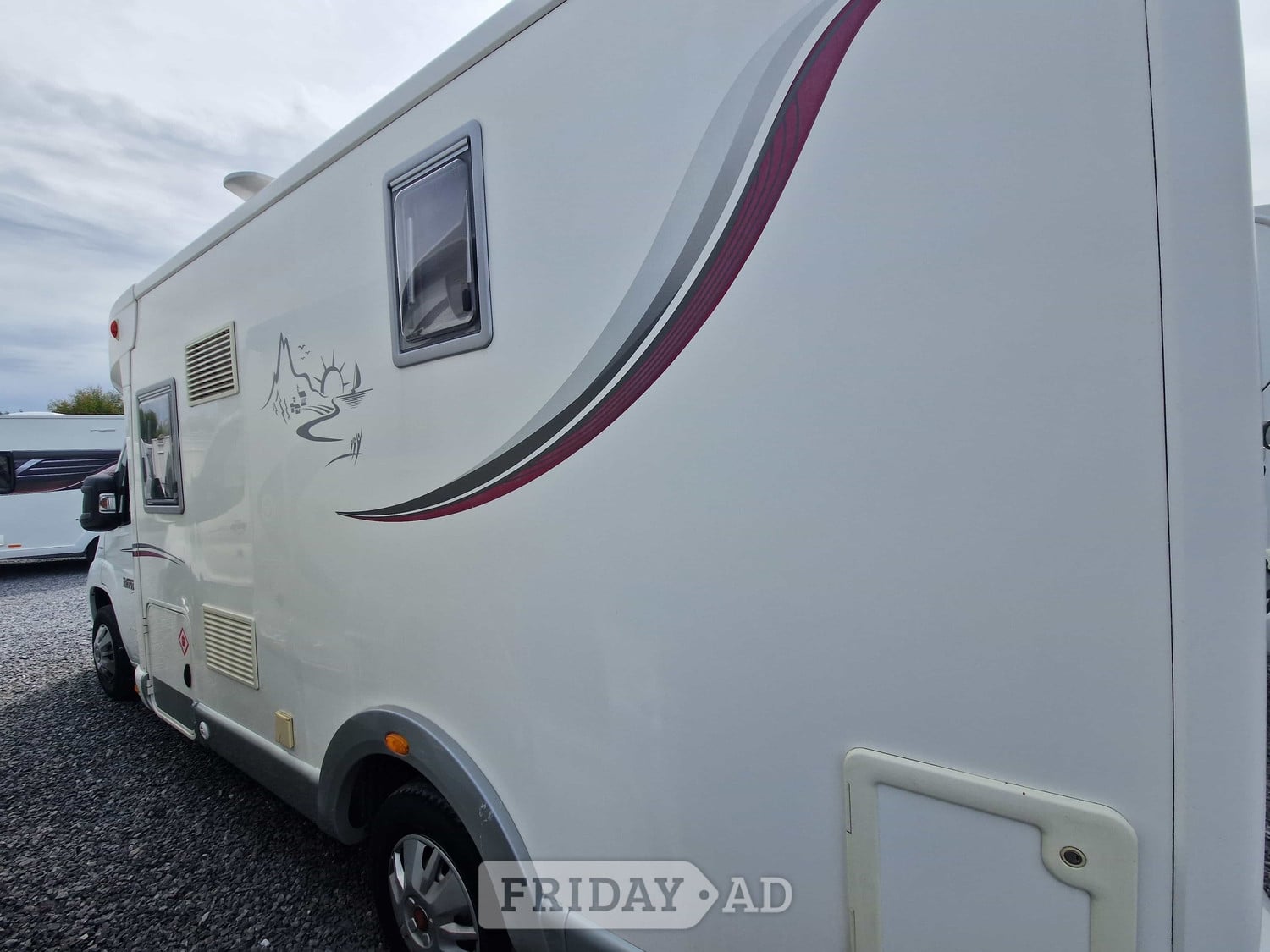 [3 berth ]Rapido Series 6 640