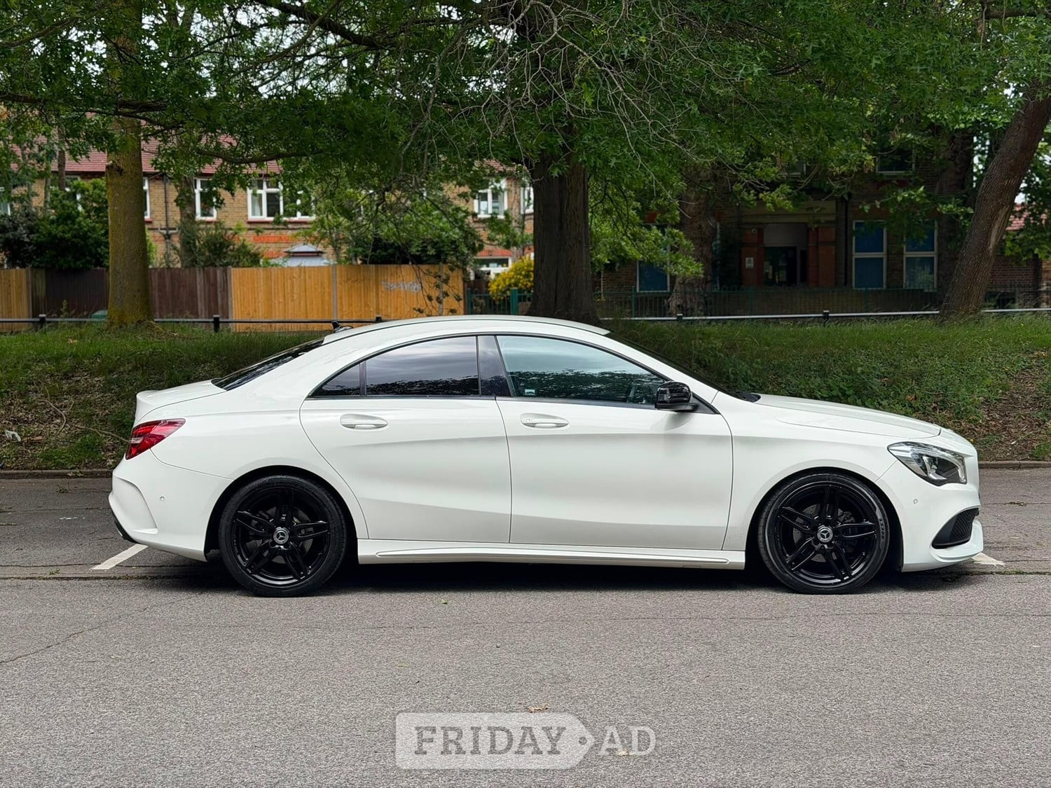 [ berth ]Mercedes-Benz CLA Class