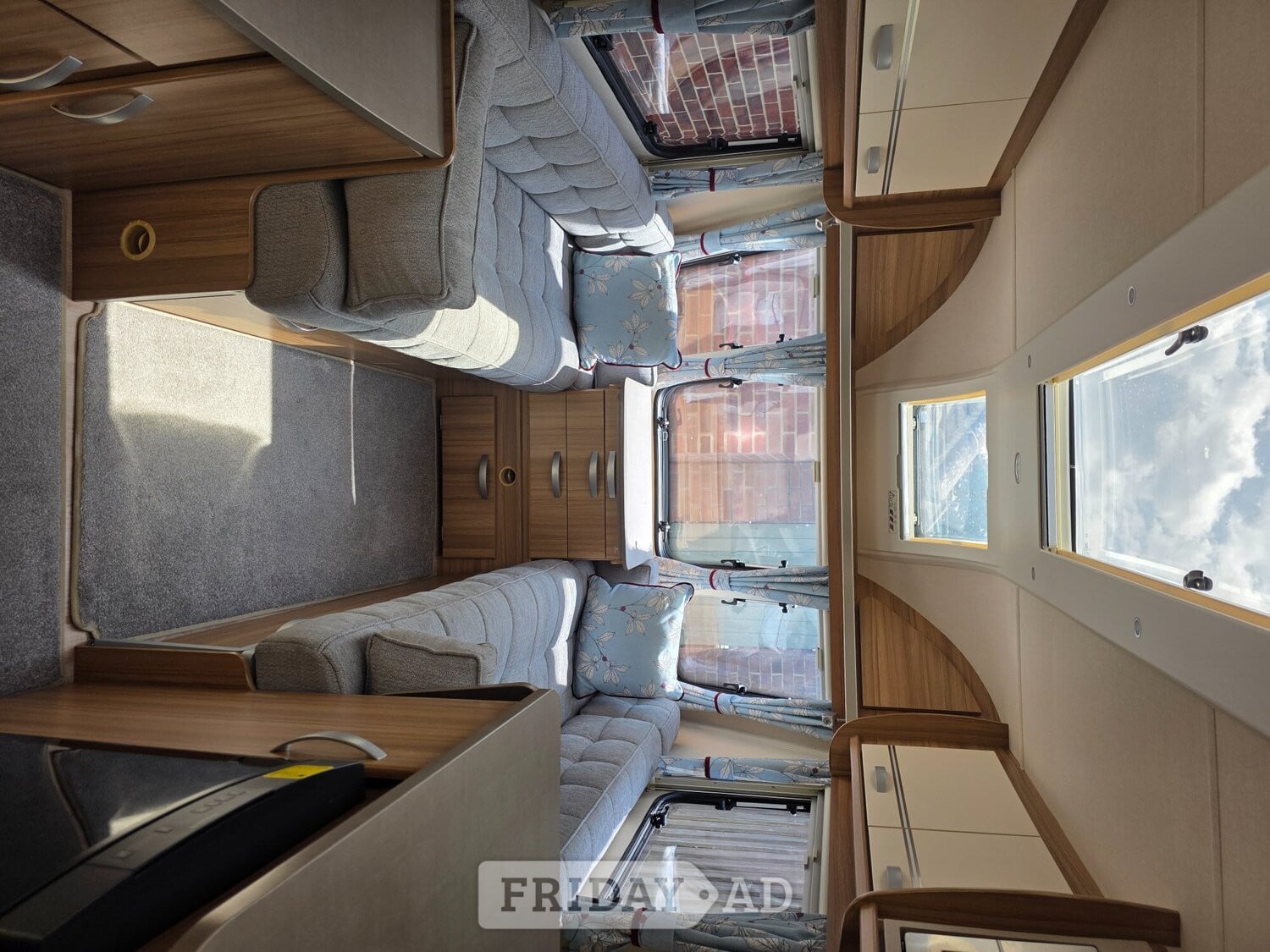 Lunar Quasar 462 2019 - Motorhomes & Caravans