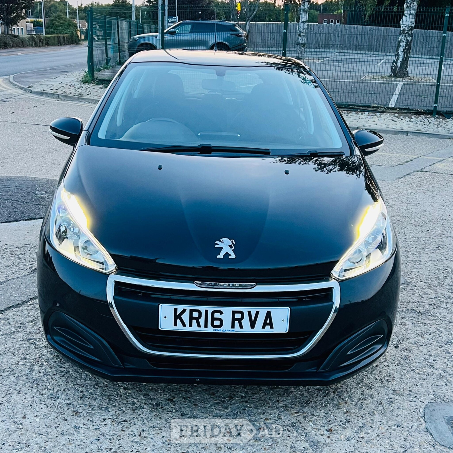 [ berth ]Peugeot 208