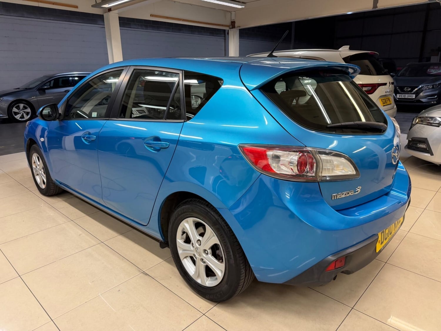 Mazda 3 2010 - Cars