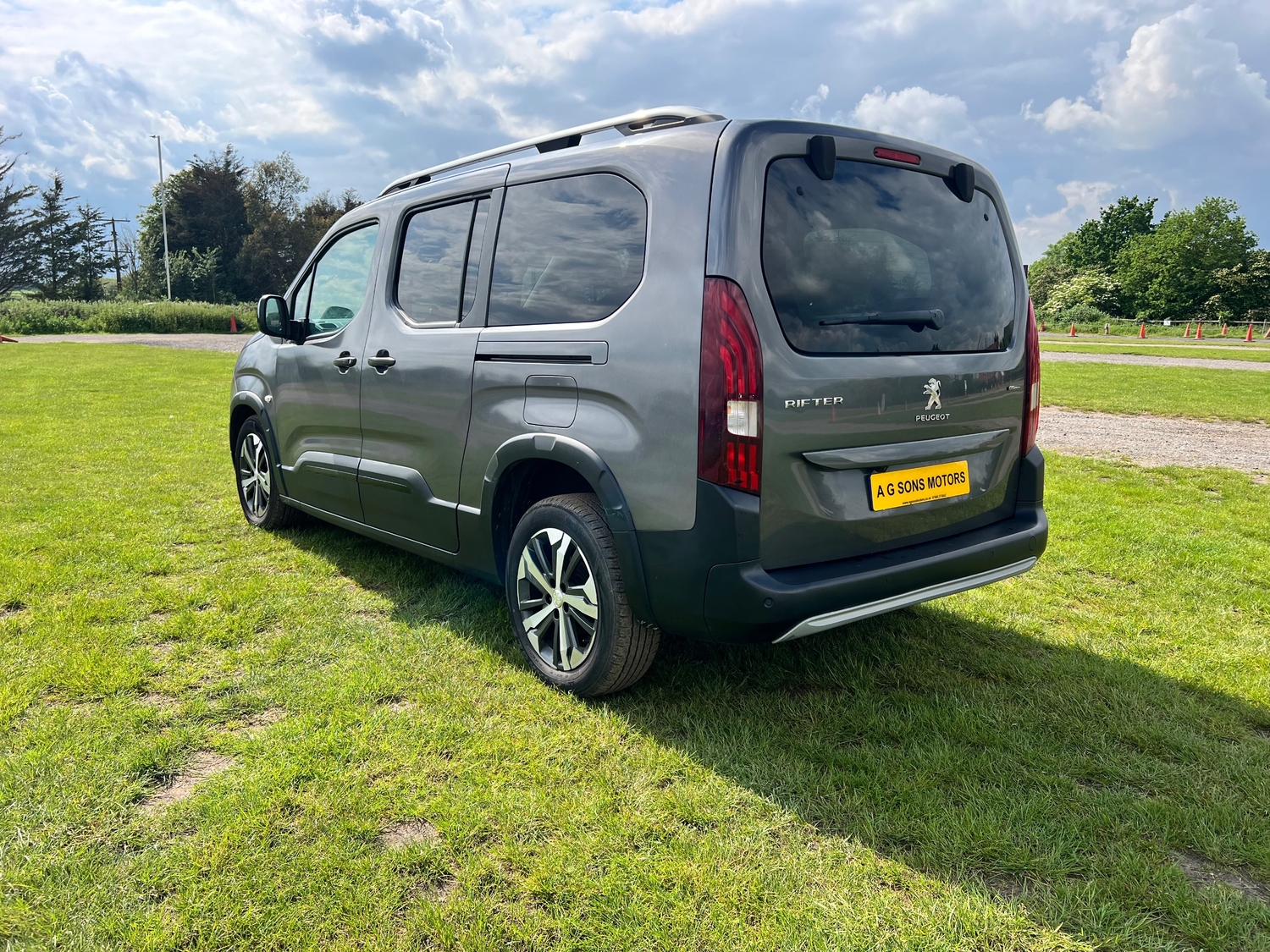 [ berth ]Peugeot Rifter