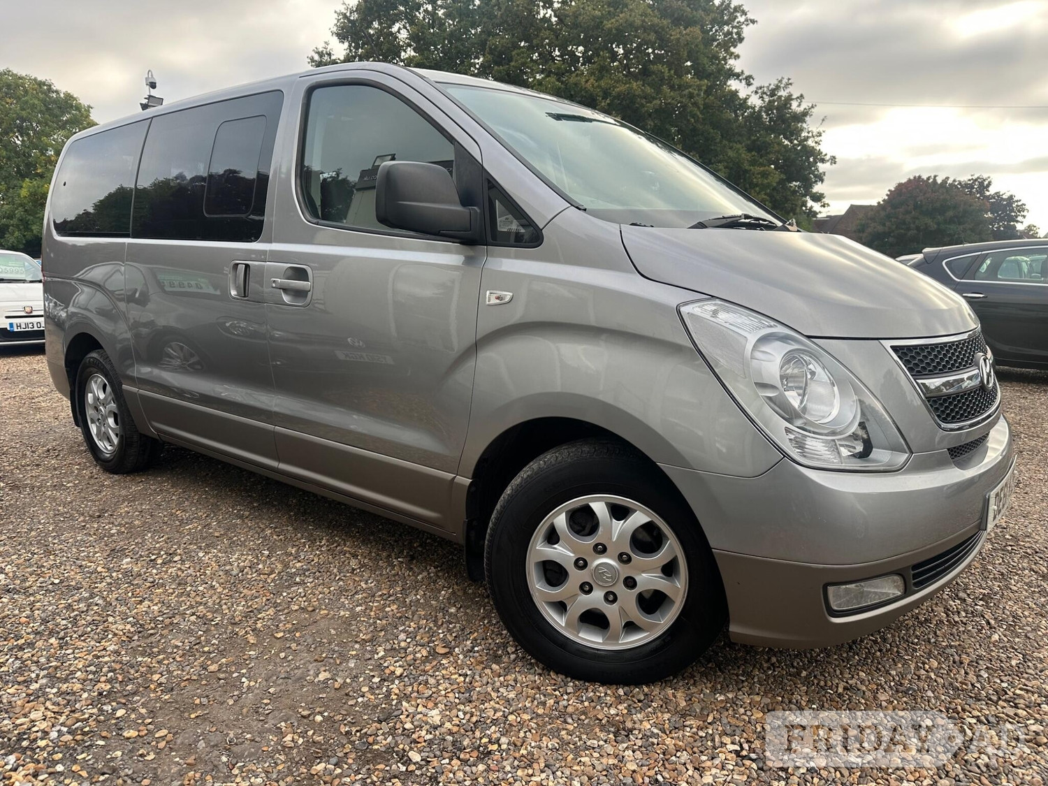Hyundai i800 2011 - Cars