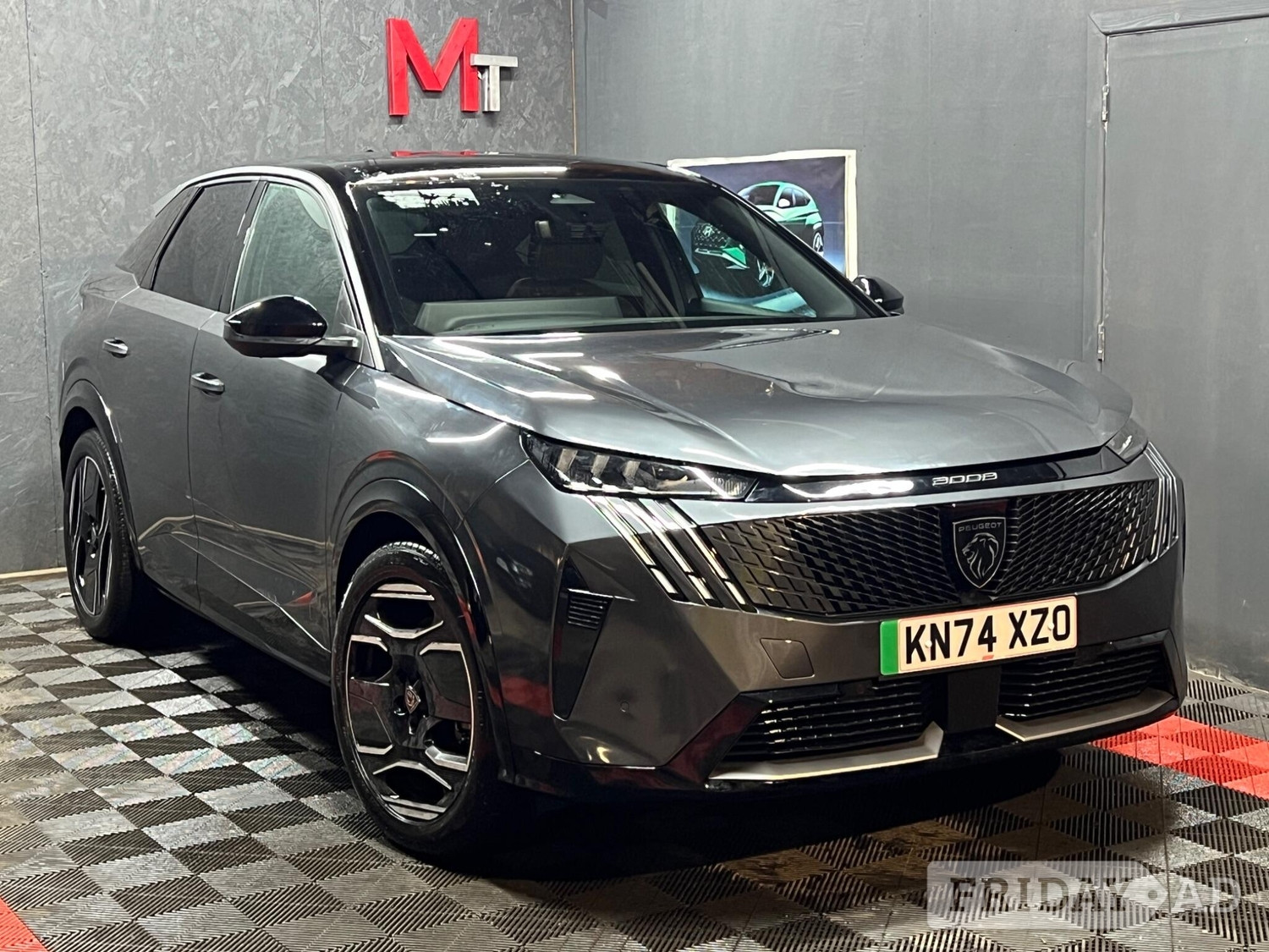 [ berth ]Peugeot E-3008