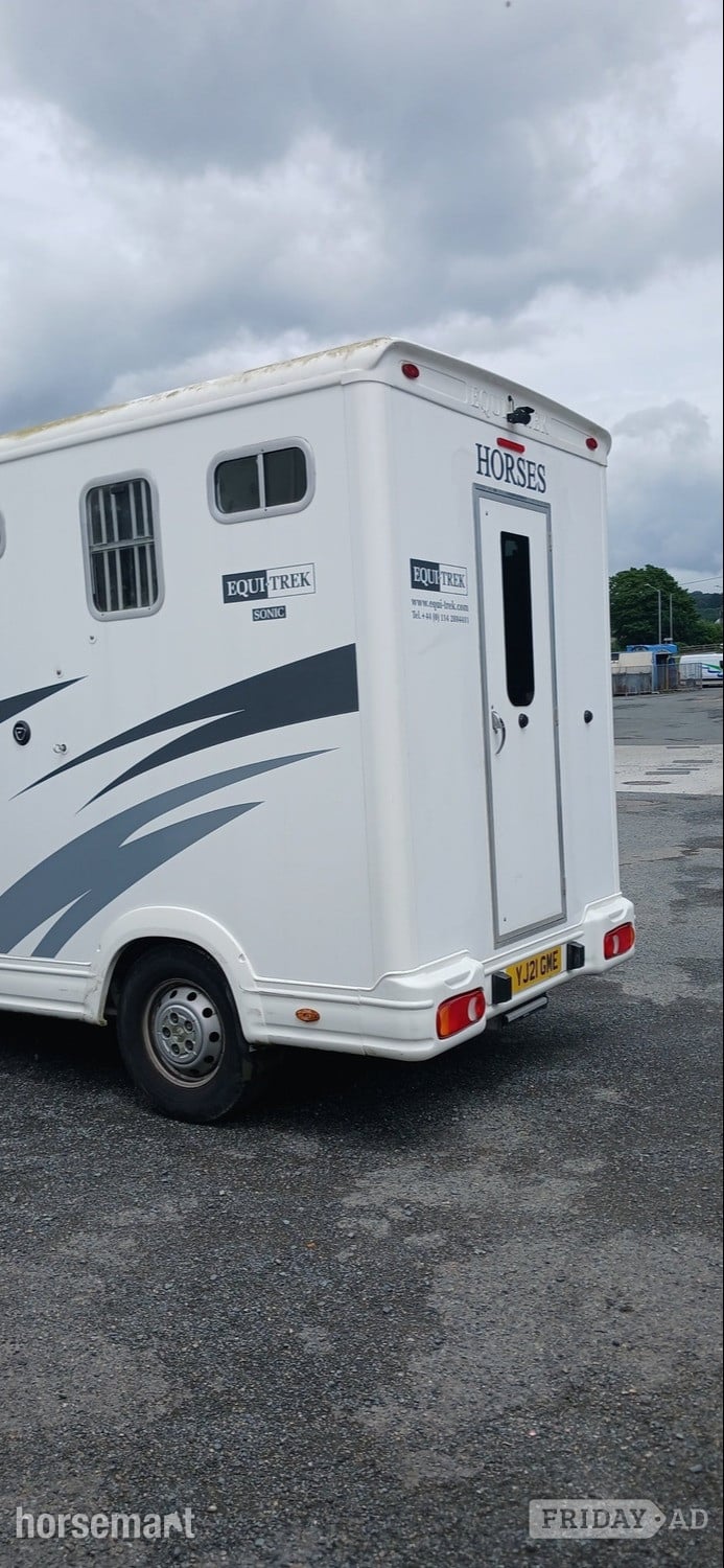 [ berth ]Equi-Trek Sonic