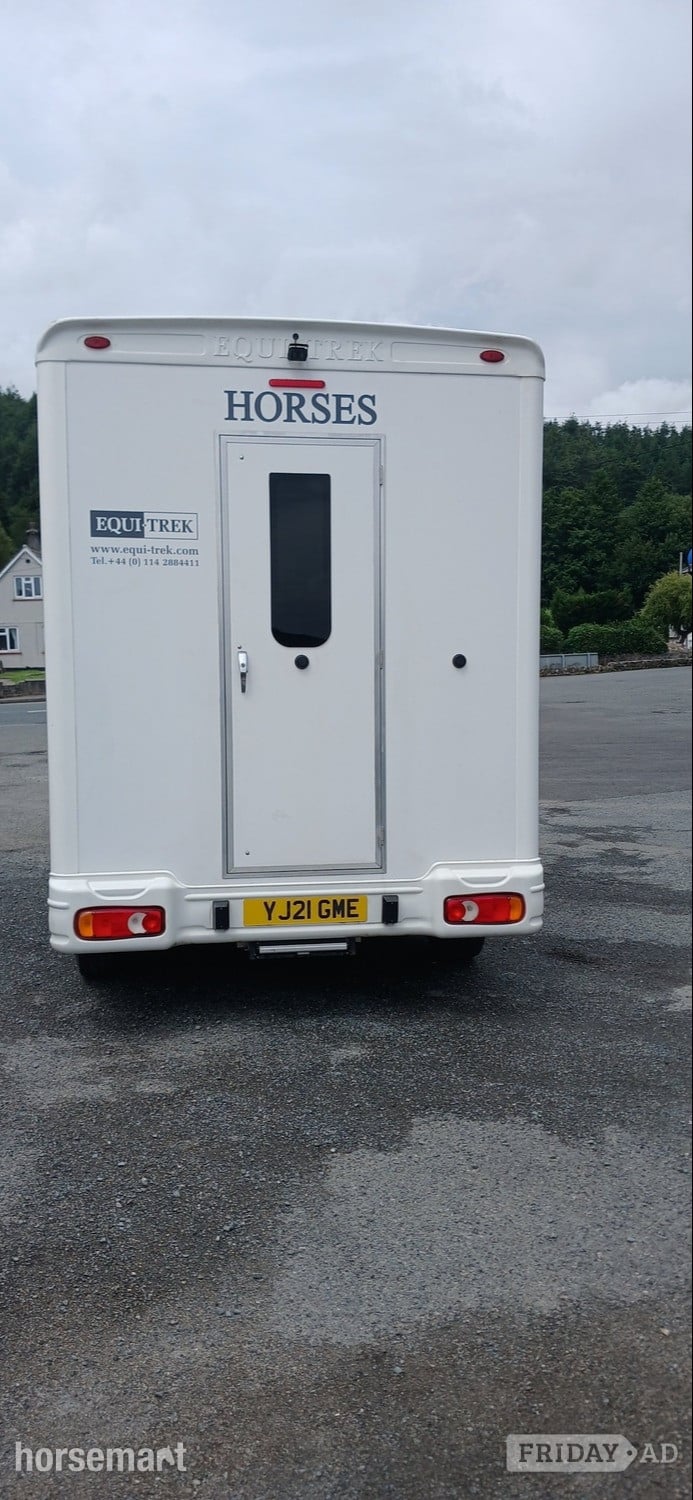 Equi-Trek Sonic Peugeot Horsebox - Trailers & Horseboxes in Par