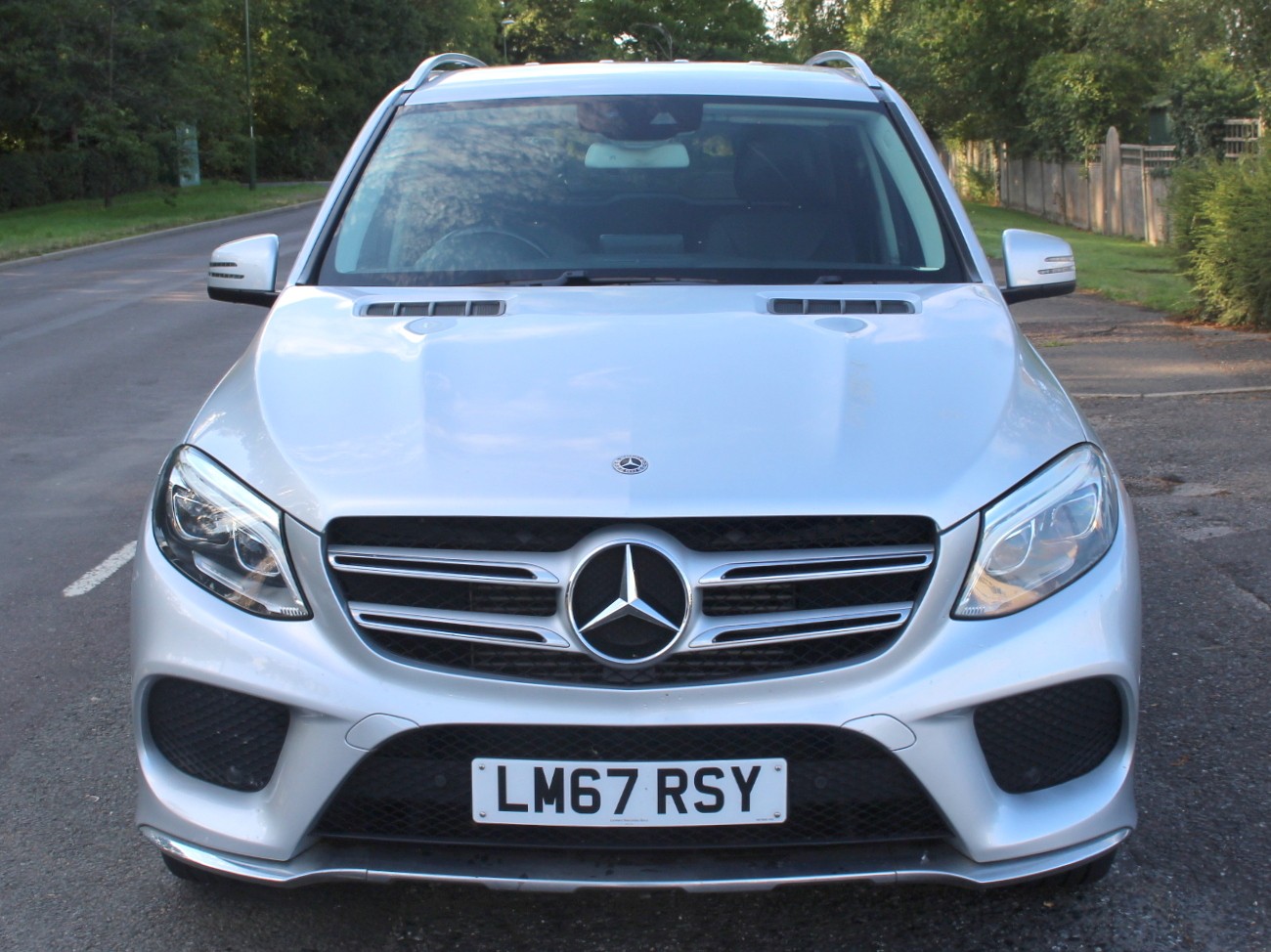 [ berth ]Mercedes-Benz GLE
