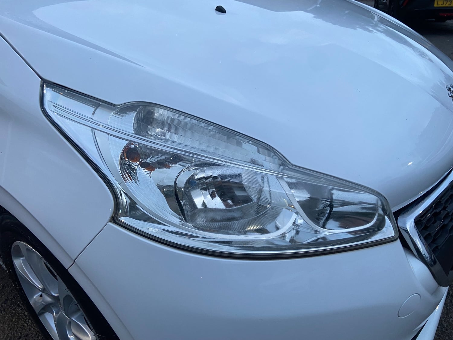 [ berth ]Peugeot 208