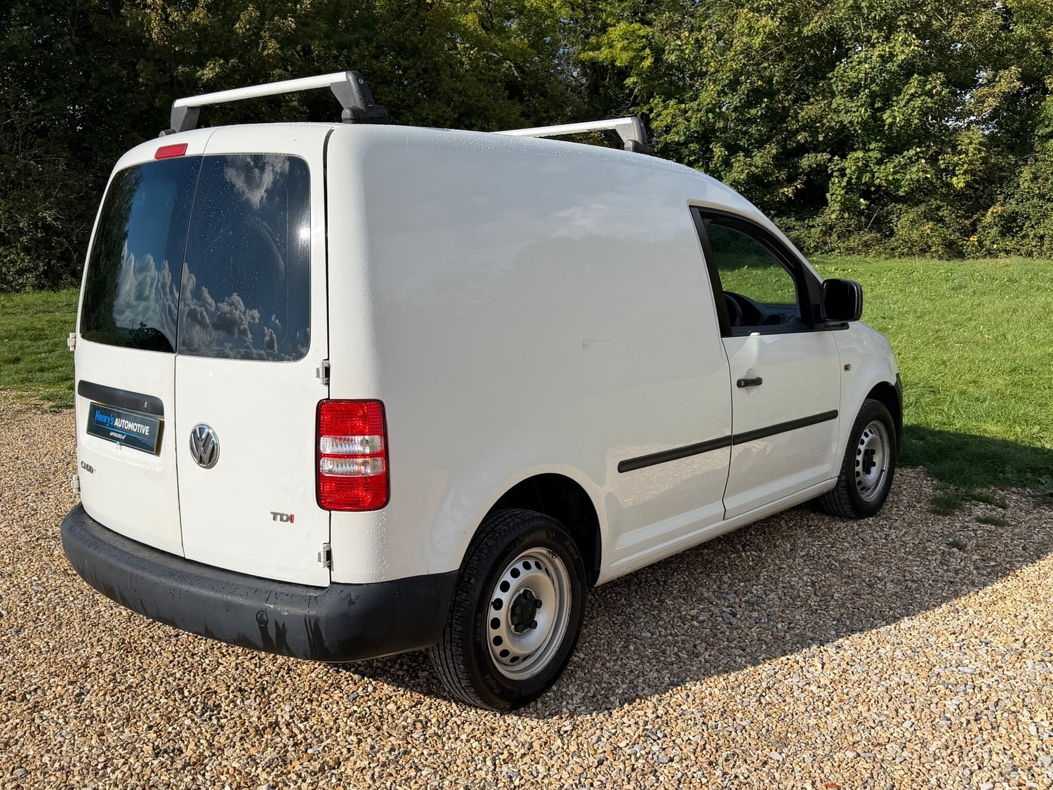 Volkswagen Caddy 2011 - Vans & Commercial Vehicles