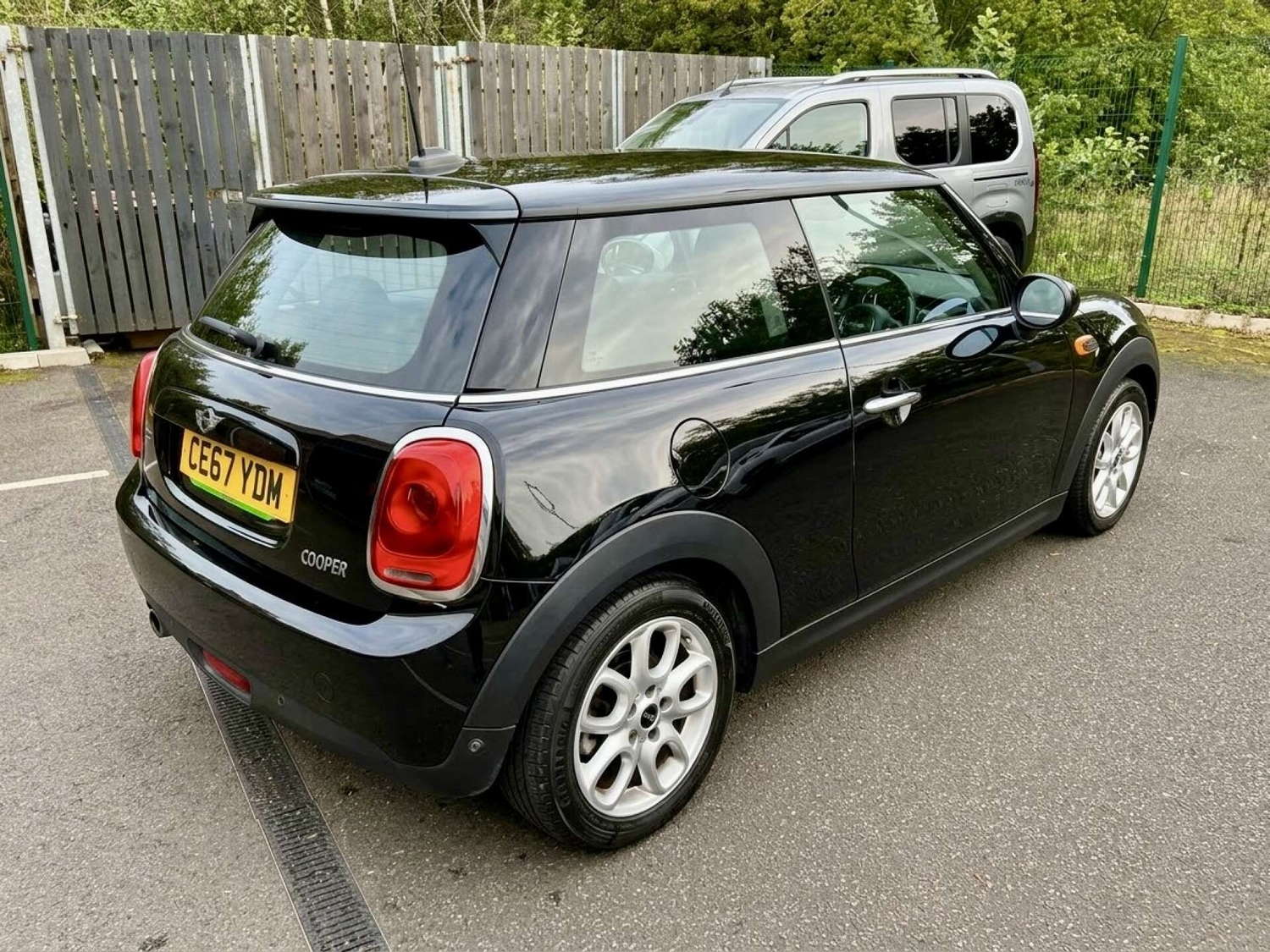 Mini Hatch 2017 - Cars