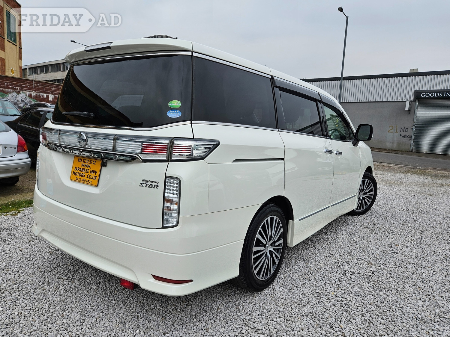 Nissan Elgrand 2016 - Cars in Birmingham