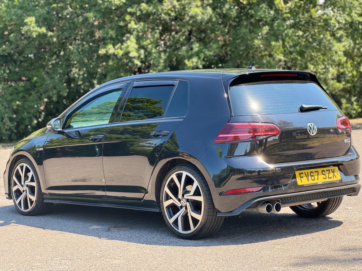Volkswagen Golf 2017 - Cars in Romford
