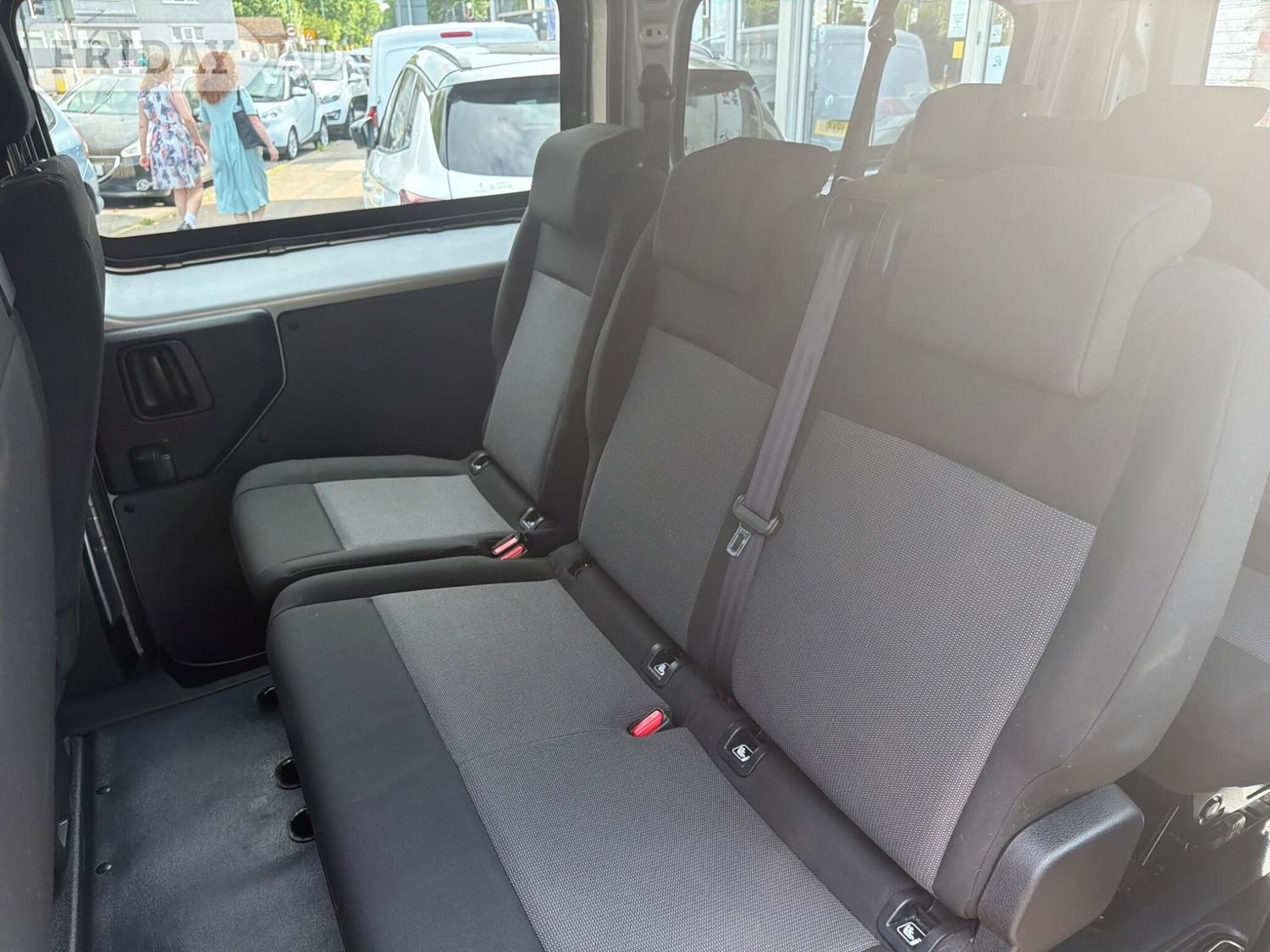 [ berth ]Vauxhall Vivaro