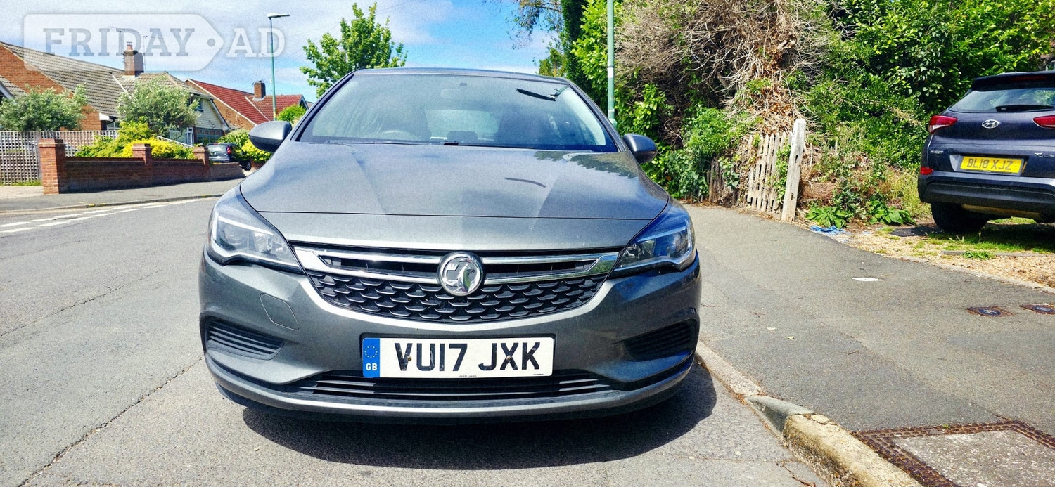 [ berth ]Vauxhall Astra