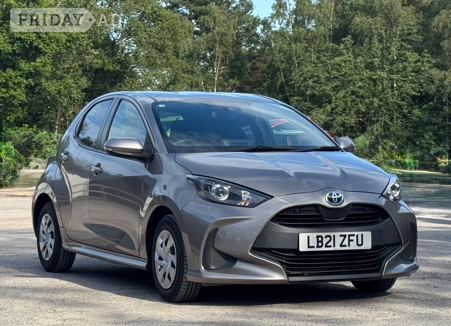 Toyota Yaris 2021 - Cars in Farnham