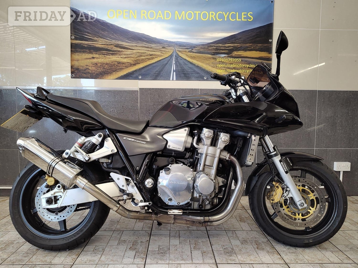 Honda CB 2005 in Farnborough