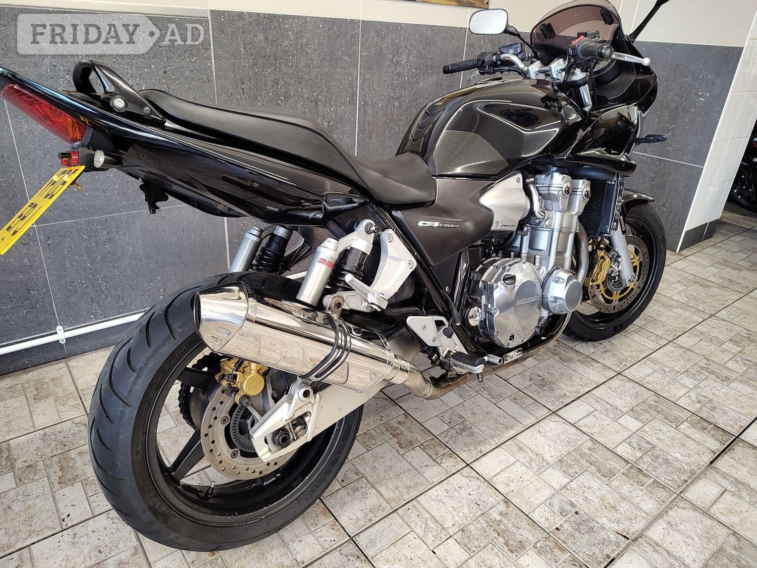 Honda CB 2005 - Motorbikes, Scooters & Quads in Farnborough