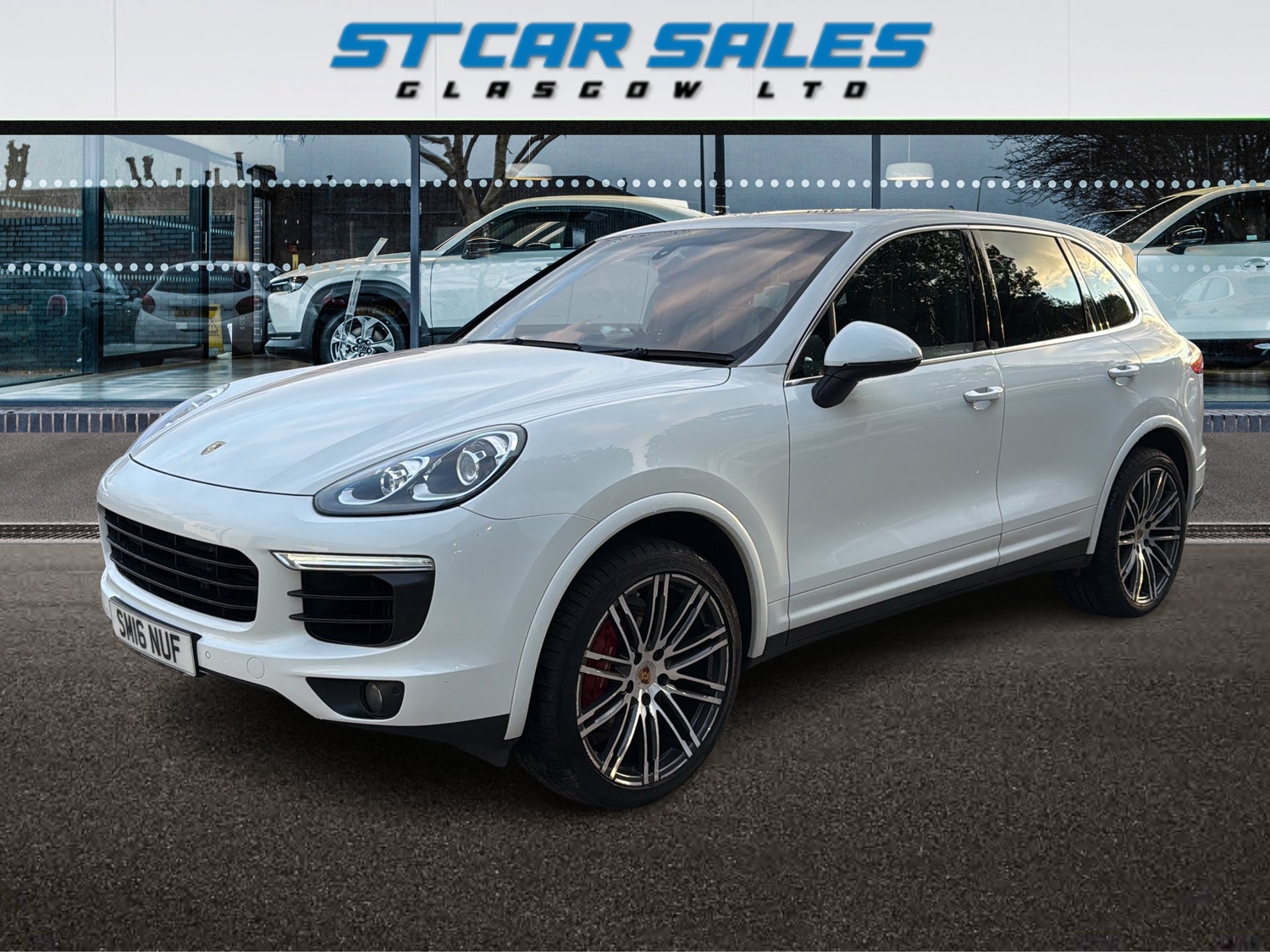 [ berth ]Porsche Cayenne