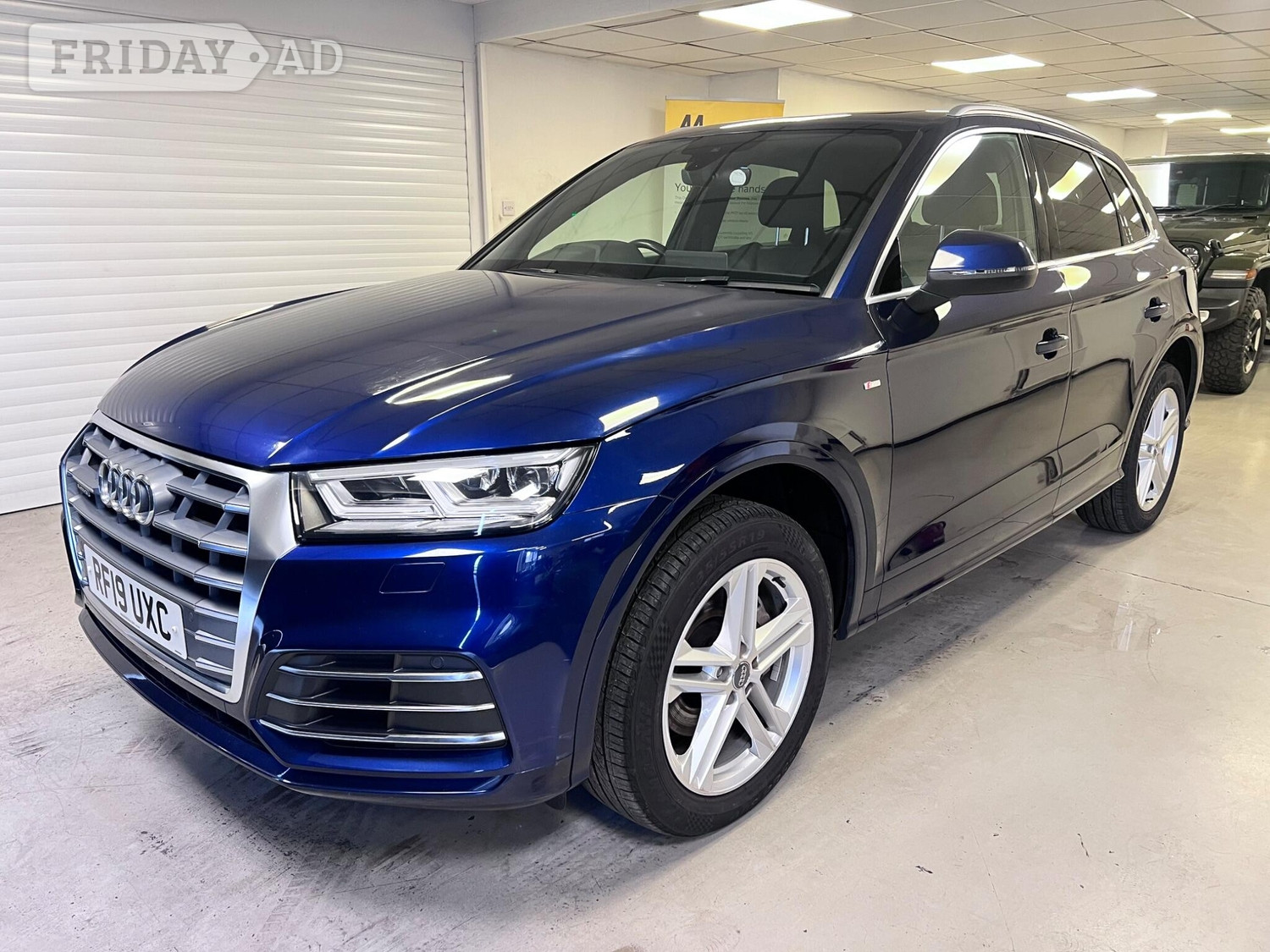 Audi Q5 2019 in Stroud
