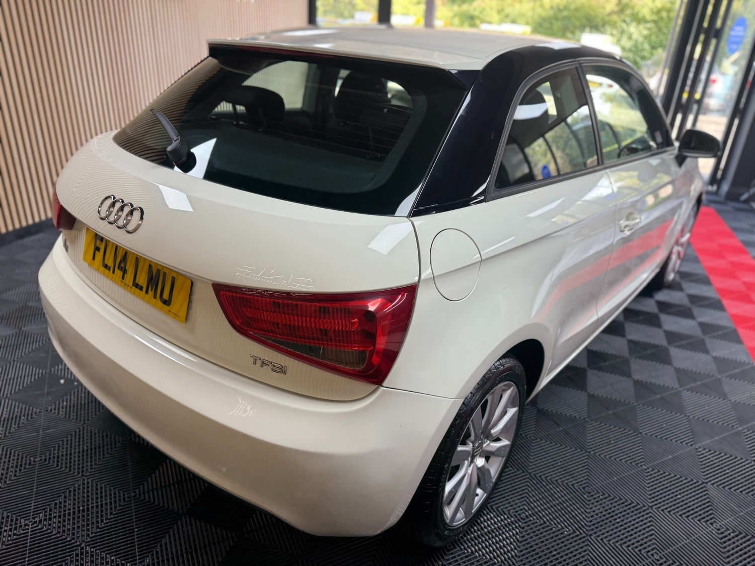 [ berth ]Audi A1