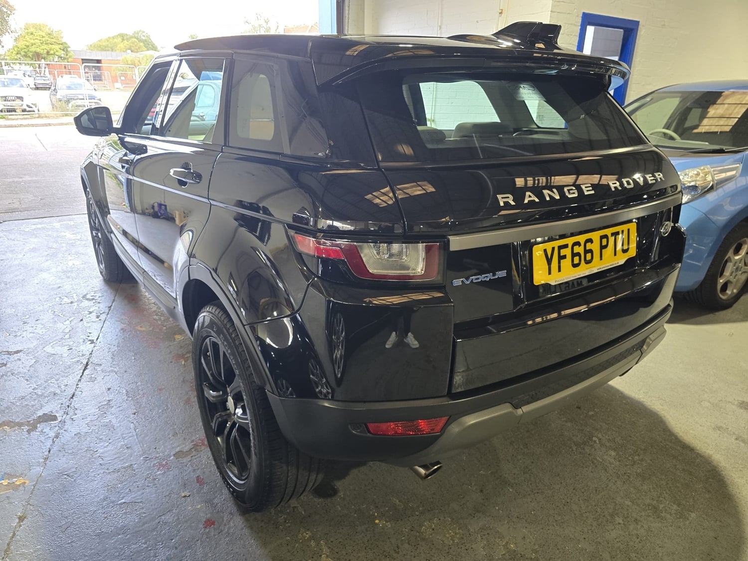 Land Rover Range Rover Evoque 2016 - Cars in Pontypridd