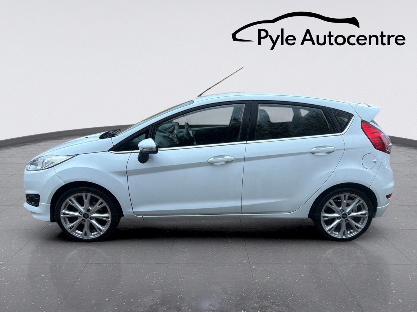 Ford Fiesta 2014 - Cars in Bridgend