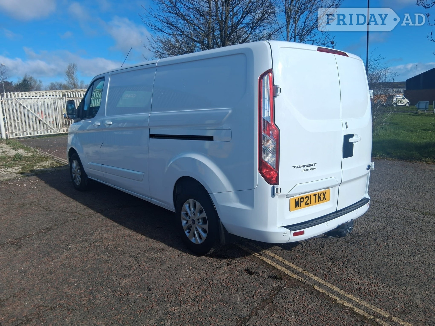 [ berth ]Ford Transit Custom