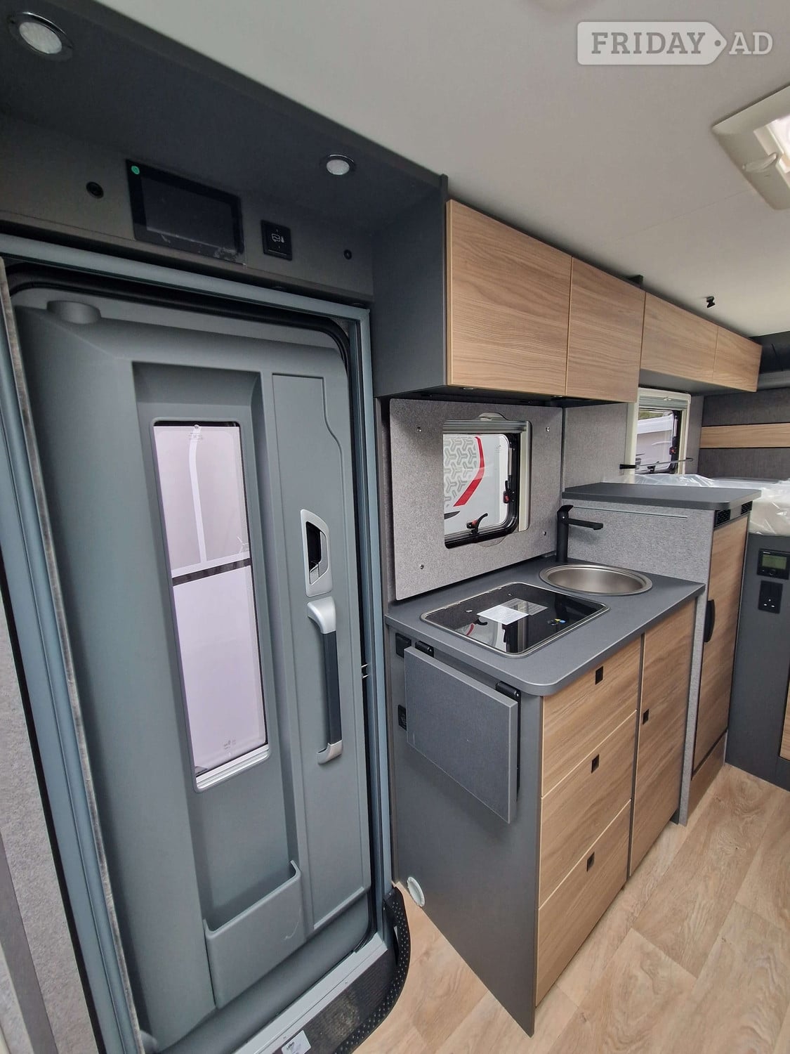 Dethleffs Globebus Perf T16 2027 for sale - Motorhomes & Caravans in Highbridge