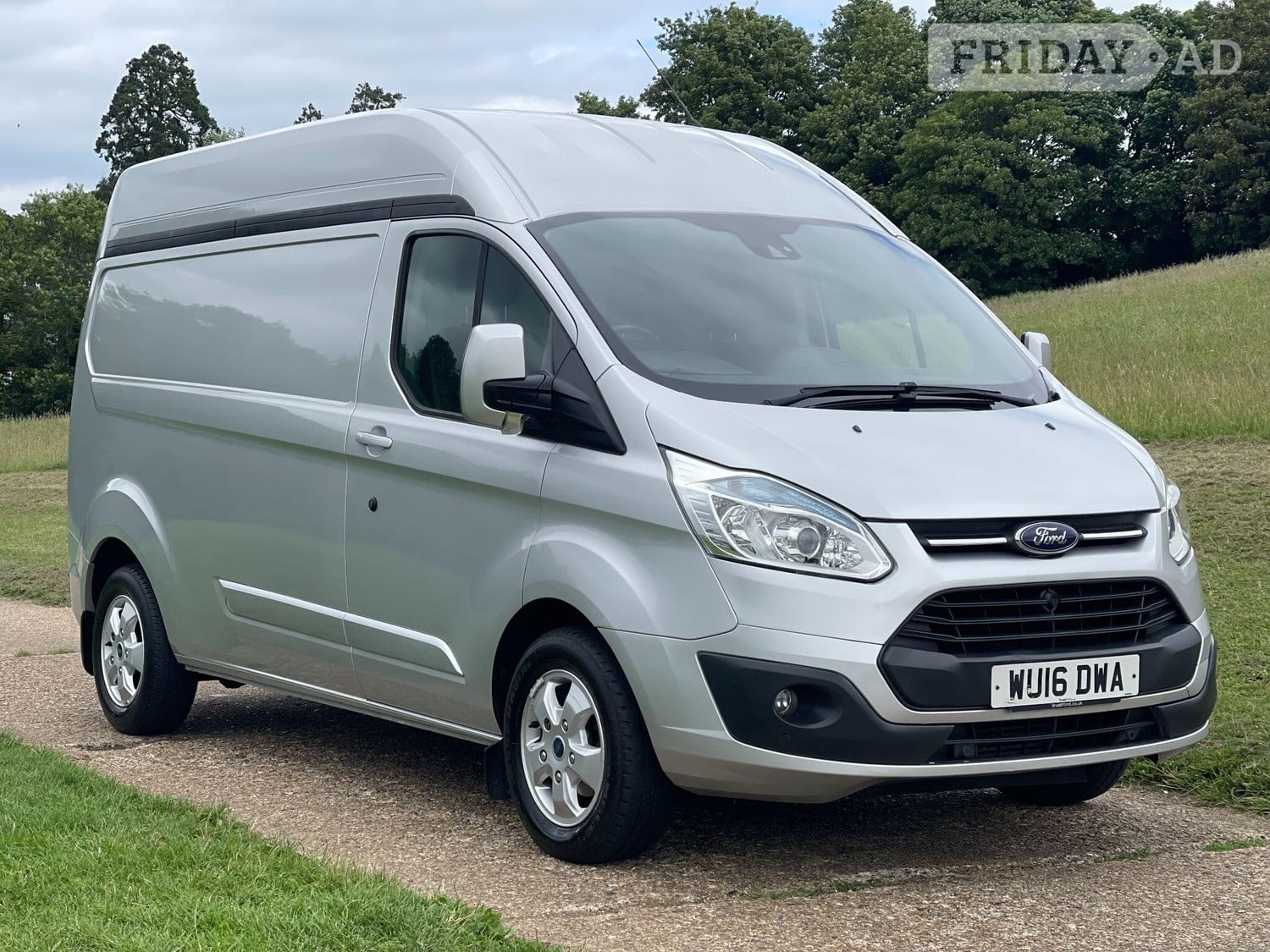 [ berth ]Ford Transit Custom