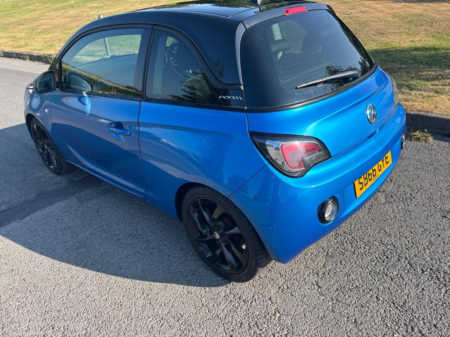 [ berth ]Vauxhall Adam
