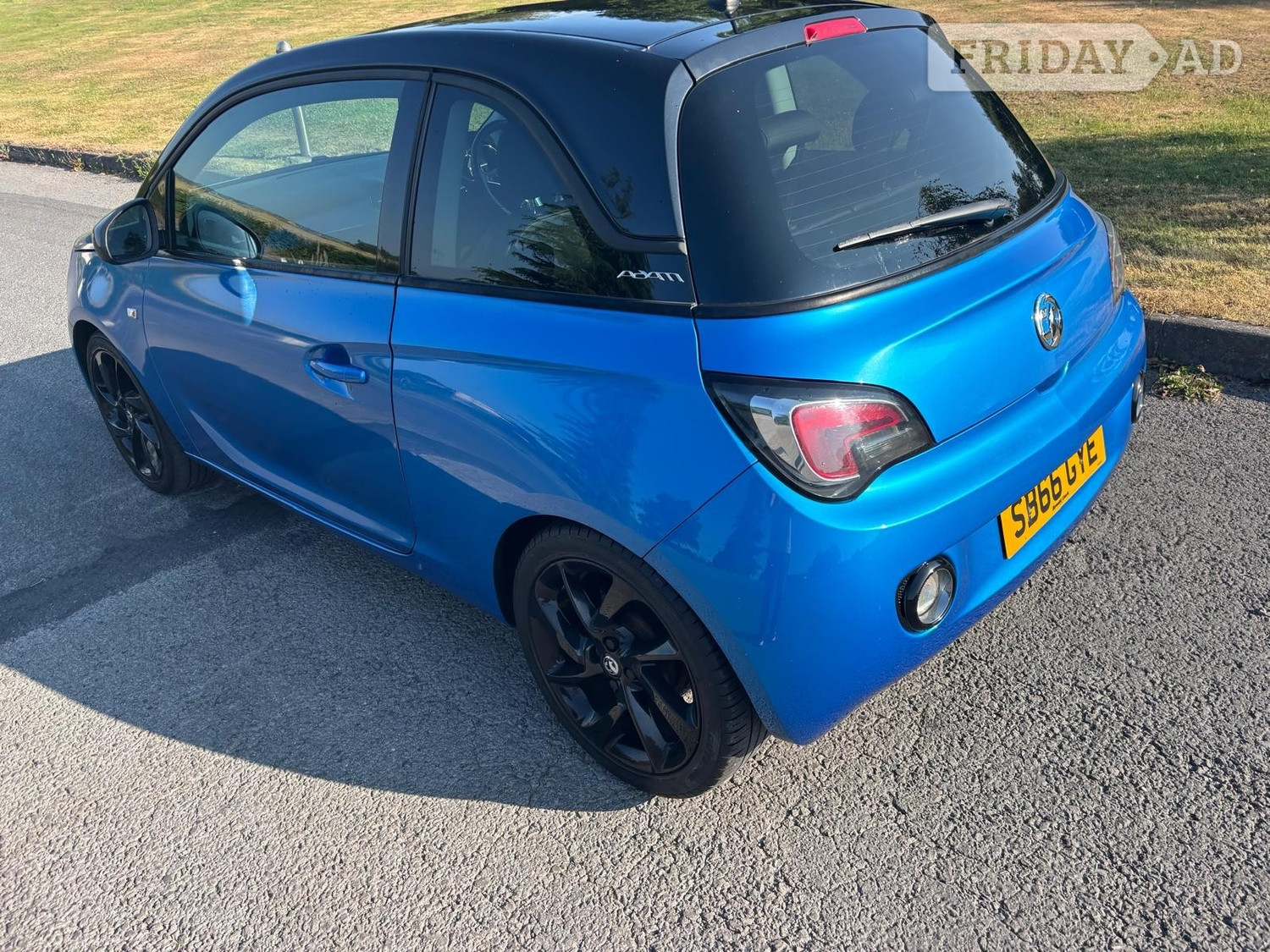 [ berth ]Vauxhall Adam