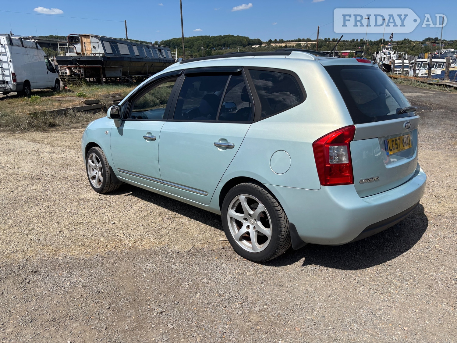 [ berth ]Kia Carens