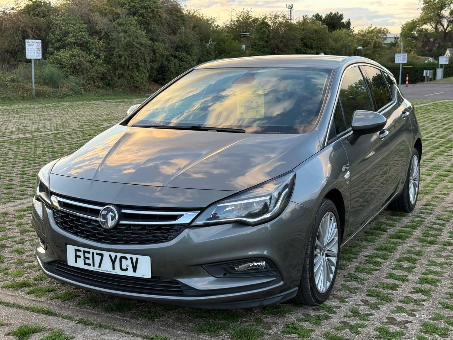 Vauxhall Astra 2017 - Cars
