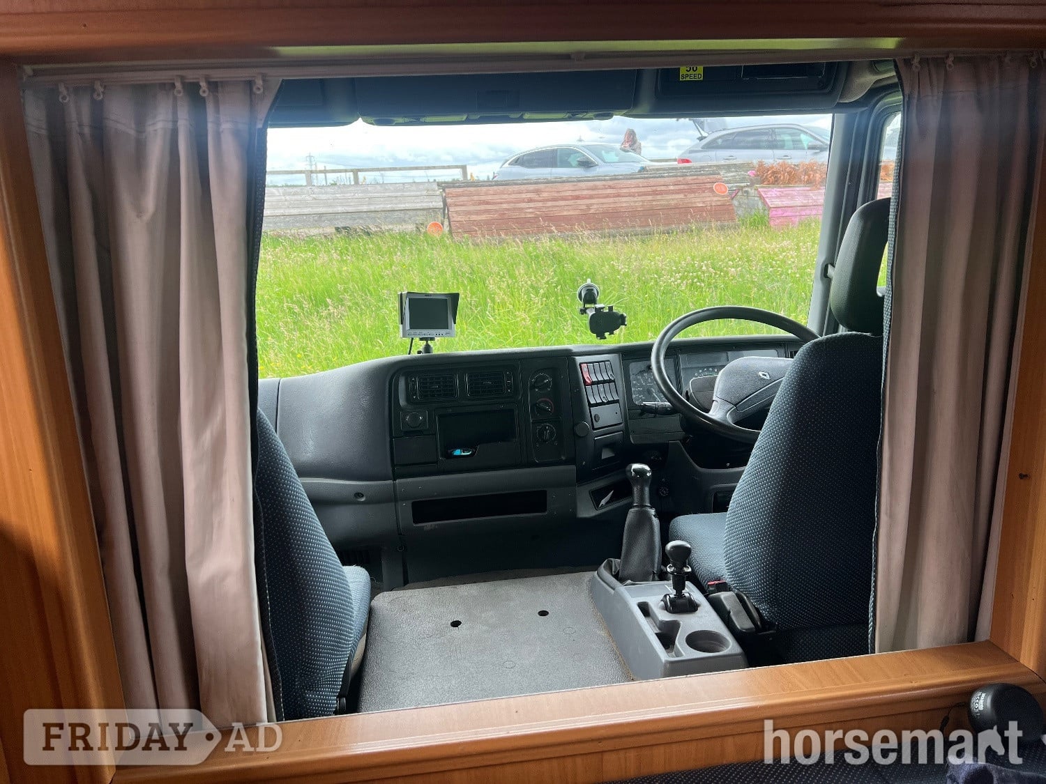 John moorhouse coachbuilt   Renault Horsebox - Trailers & Horseboxes in Knutsford